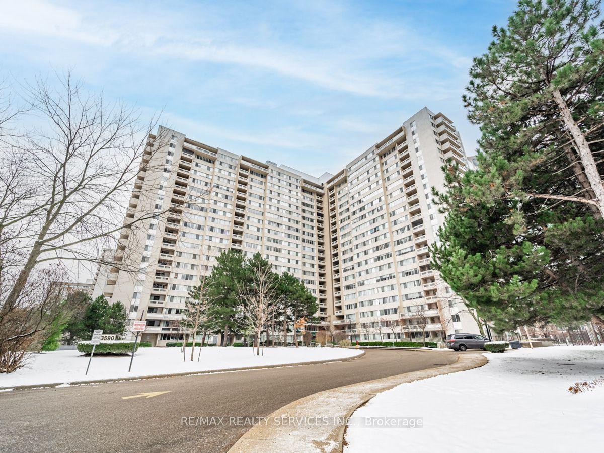 3590 Kaneff Crescent 1108 #1108 — photo 1