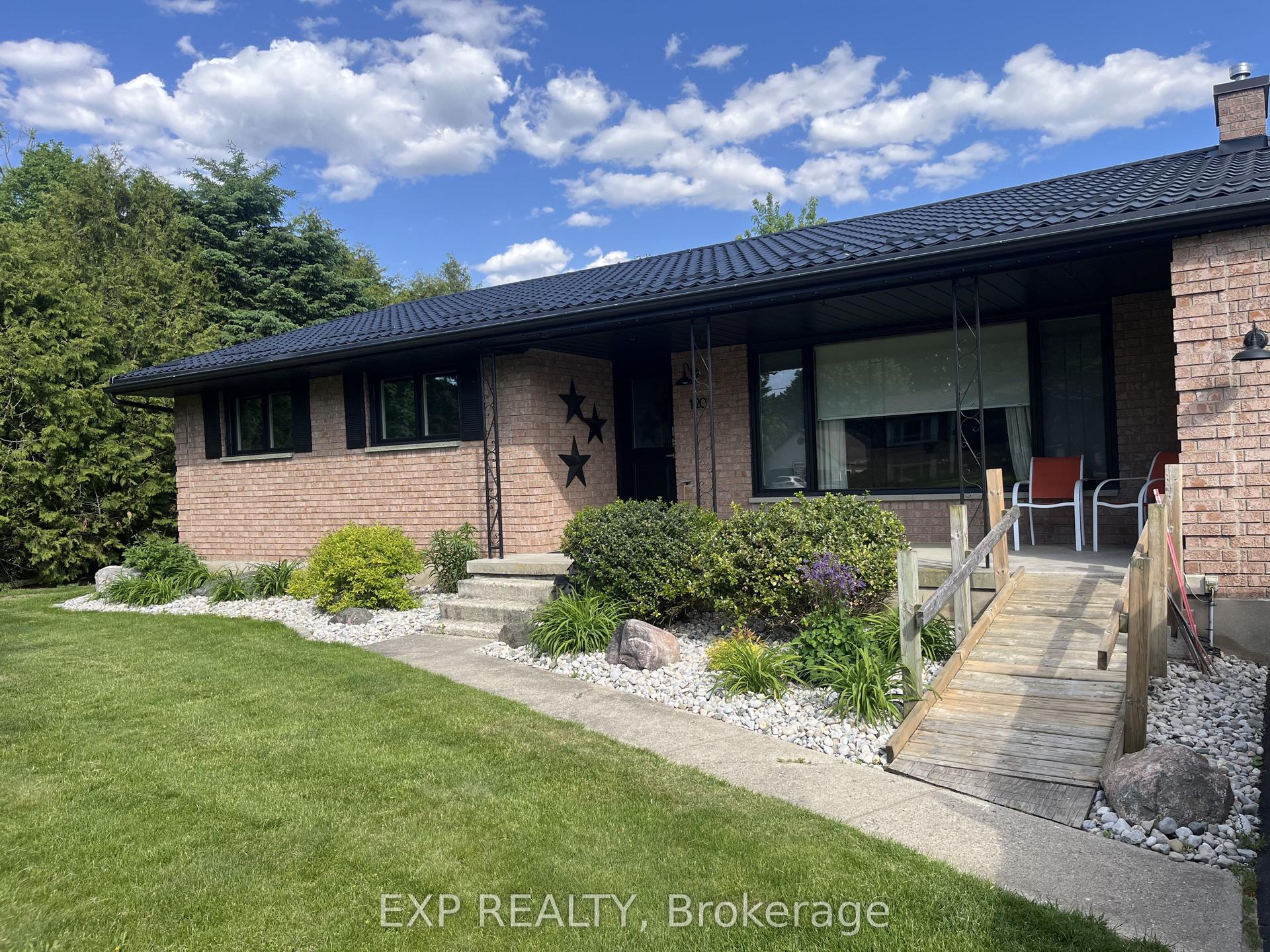 120 Huron Avenue, Middlesex Centre — Detached for sale, photo 1