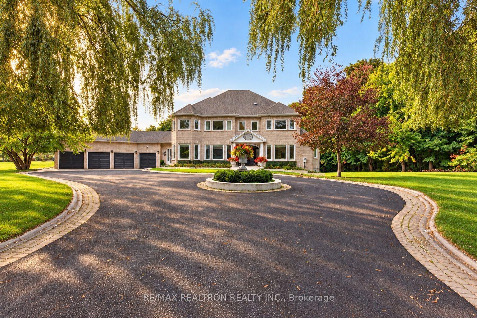 37 Offord Crescent, Aurora — Detached for sale, photo 1