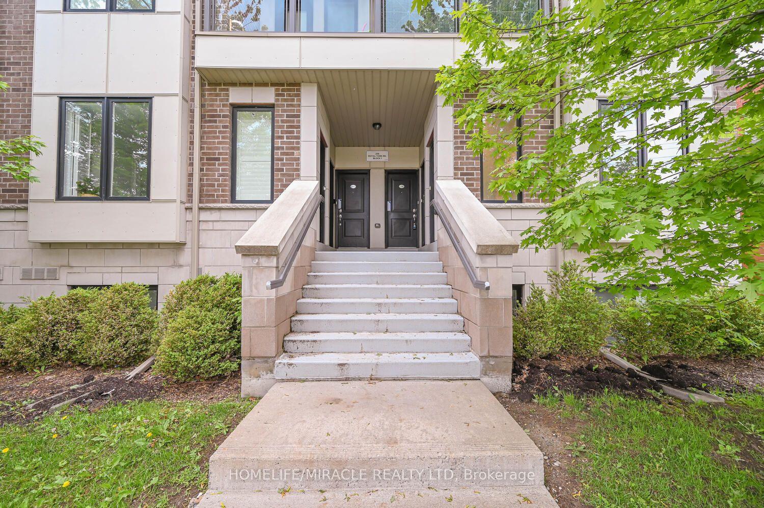 256 ROYAL YORK Road 114 #114, Toronto — Condo Town for lease, photo 1