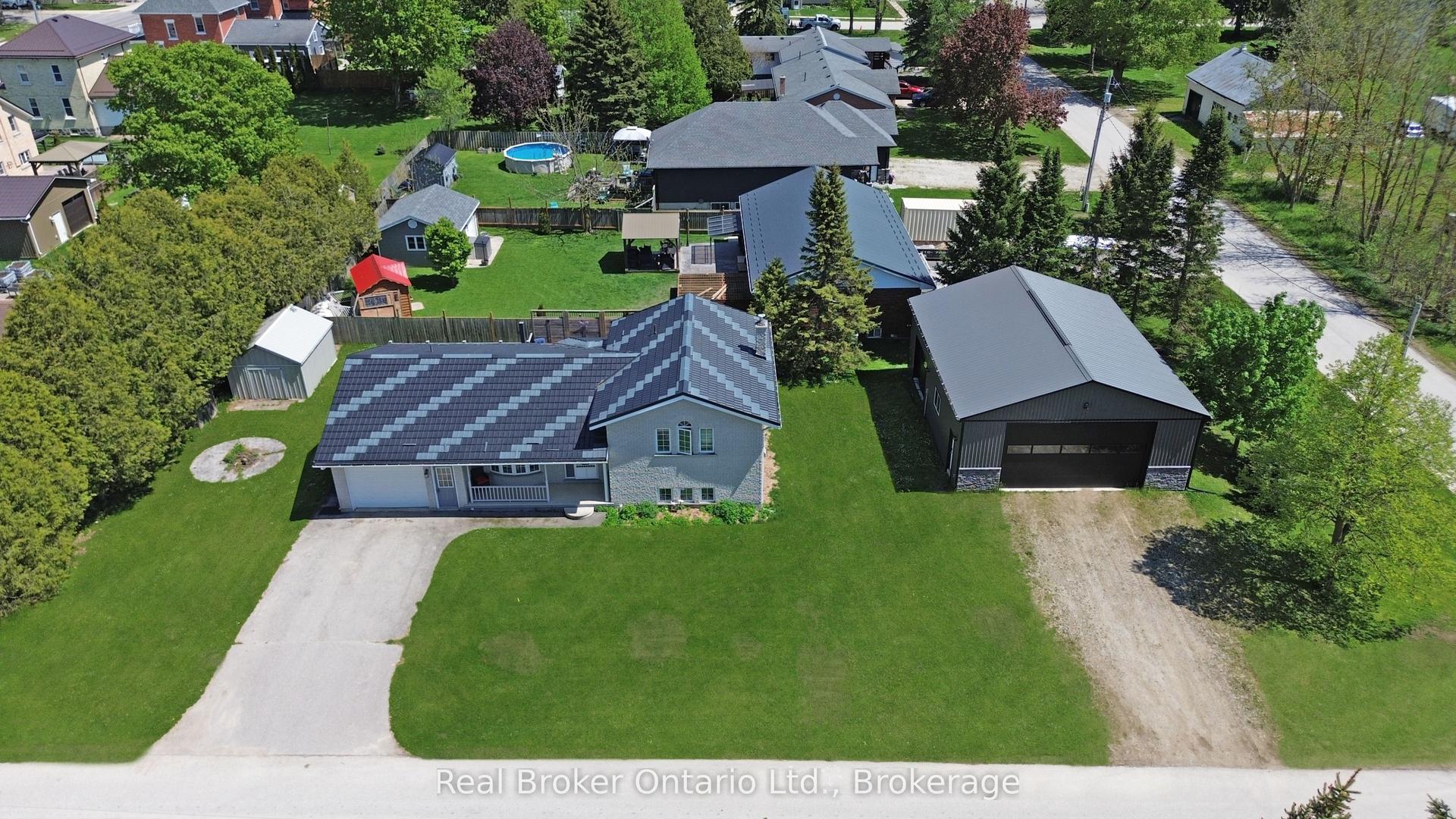 11 James Street W, Minto — Detached for sale, photo 1