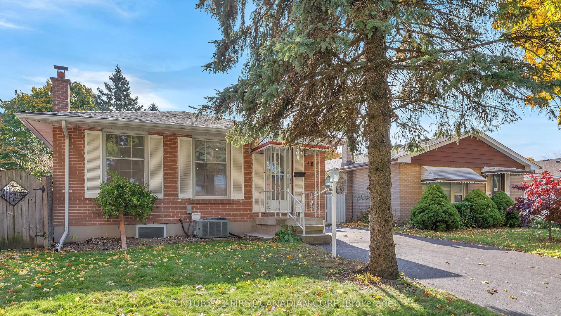 48 Toulon Crescent #UPPER ##UPPER — photo 1
