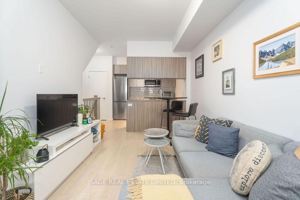 150 Broadview Avenue Th3 #Th3 — photo 1