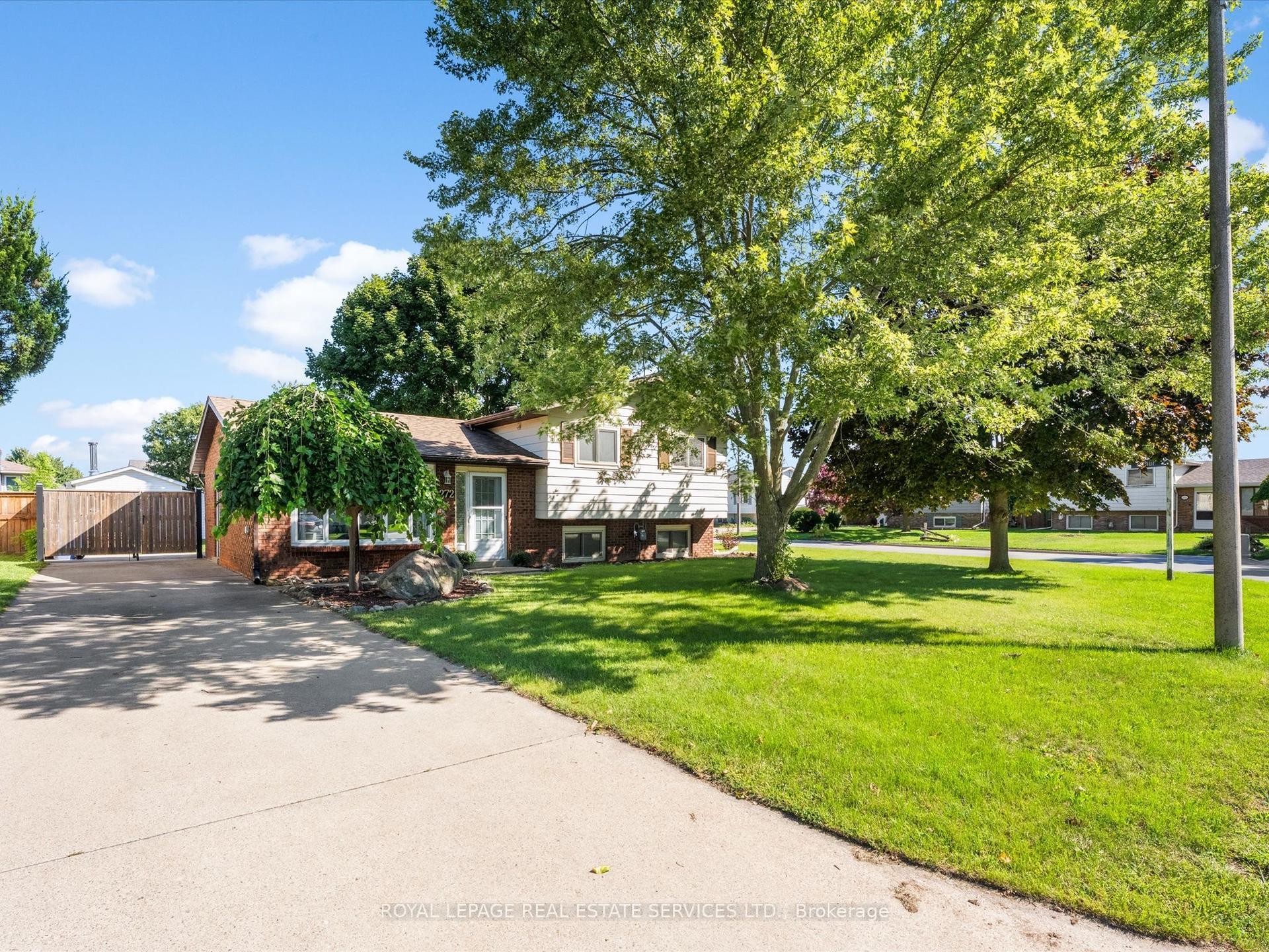 272 Taylor Road, Windsor — Detached for sale, photo 1