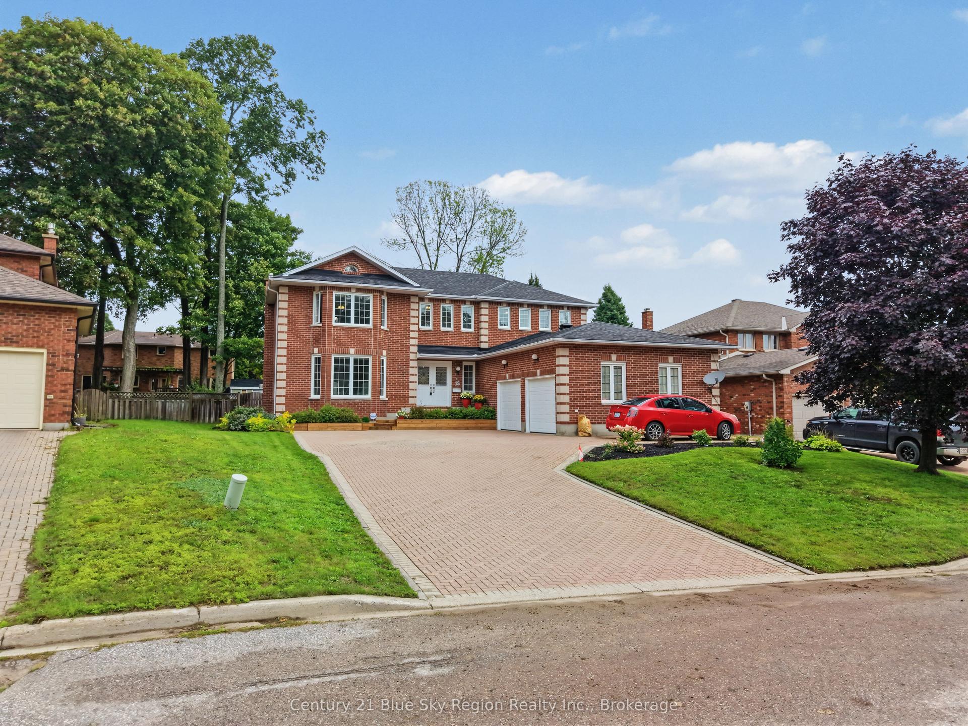15 Robinhood Court, North Bay — Detached for sale, photo 1