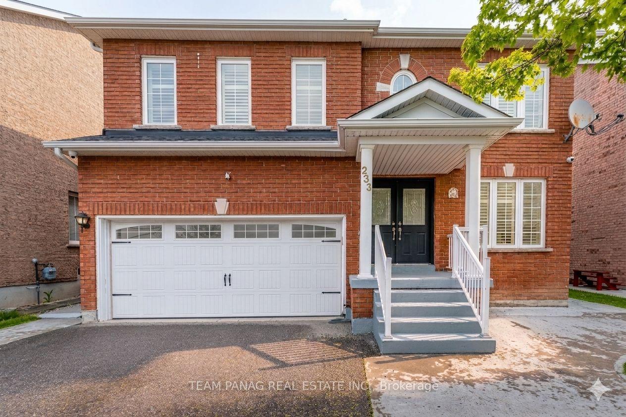 233 Queen Mary Drive — photo 1