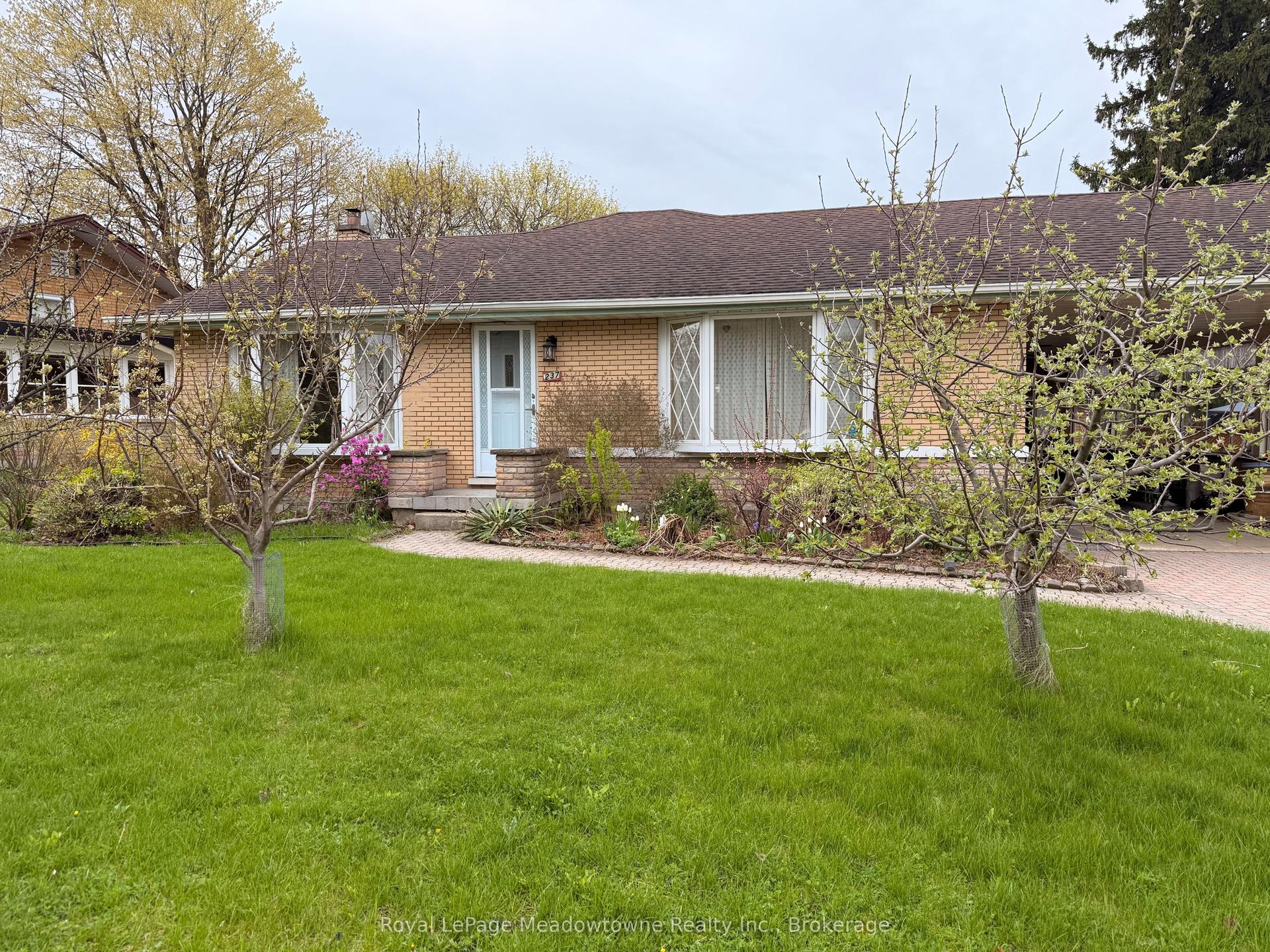 237 Woodhaven Road — photo 1