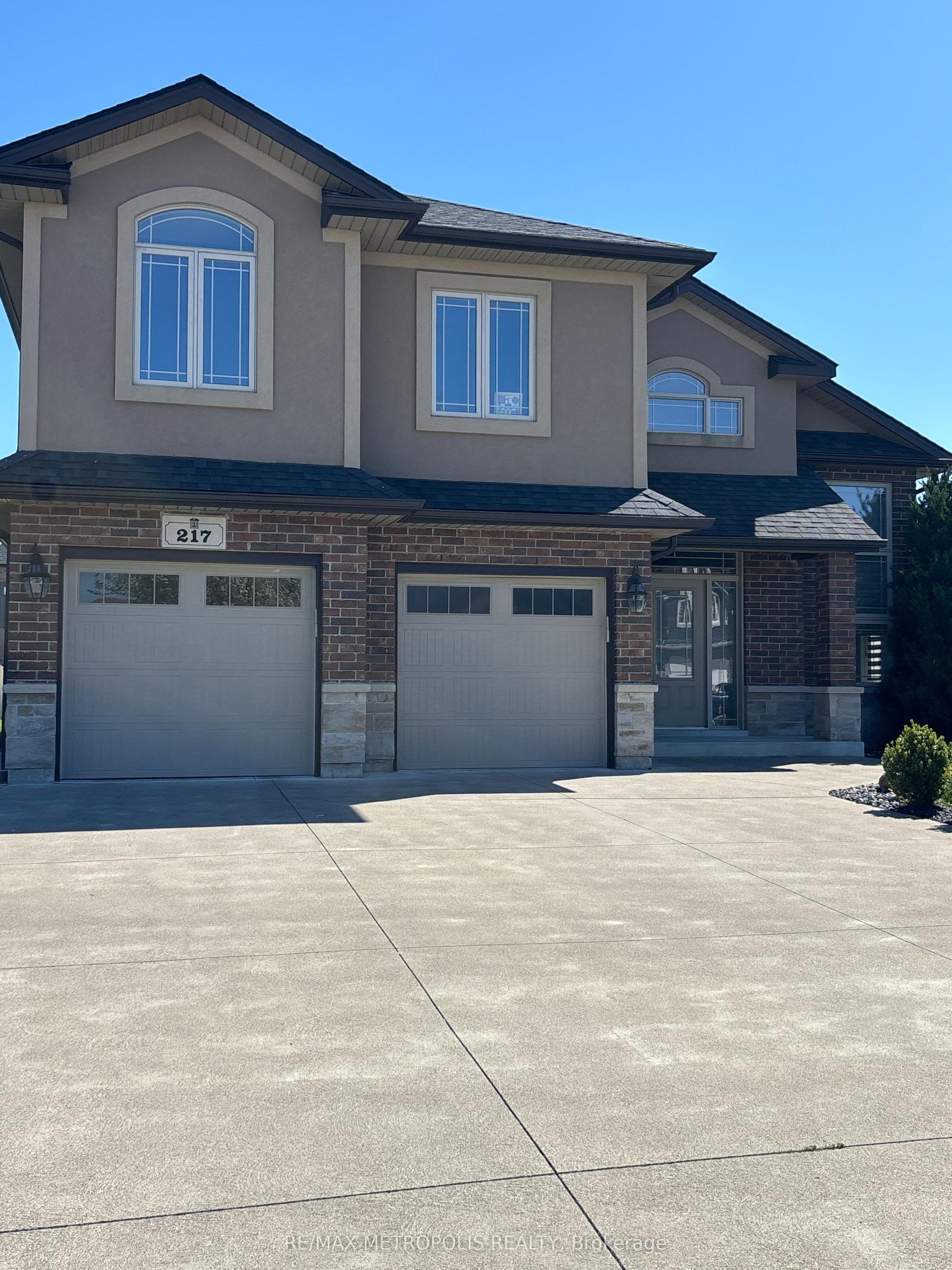 217 Jasmine Drive — photo 1