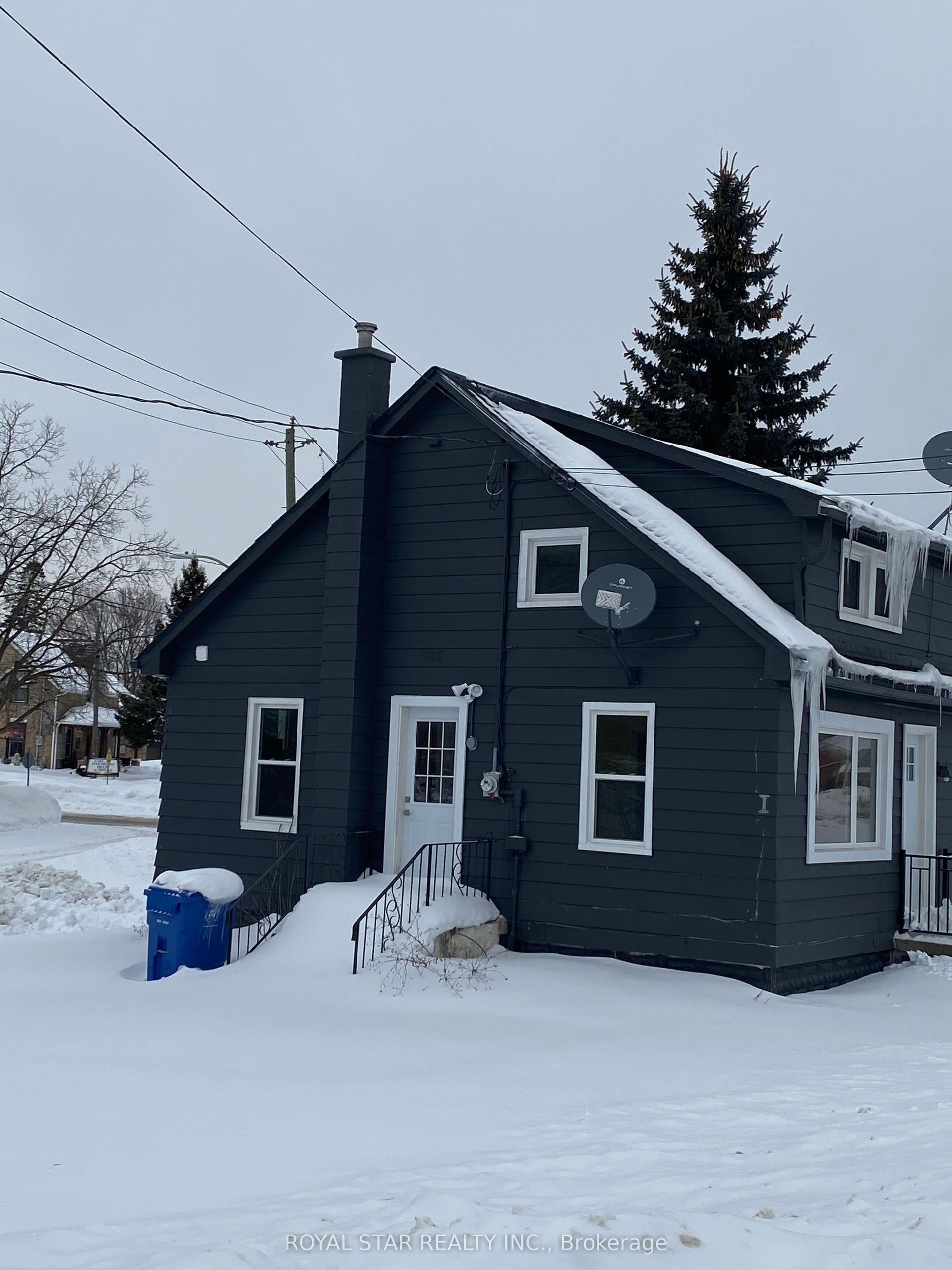 582 Garafraxa Street S — photo 1