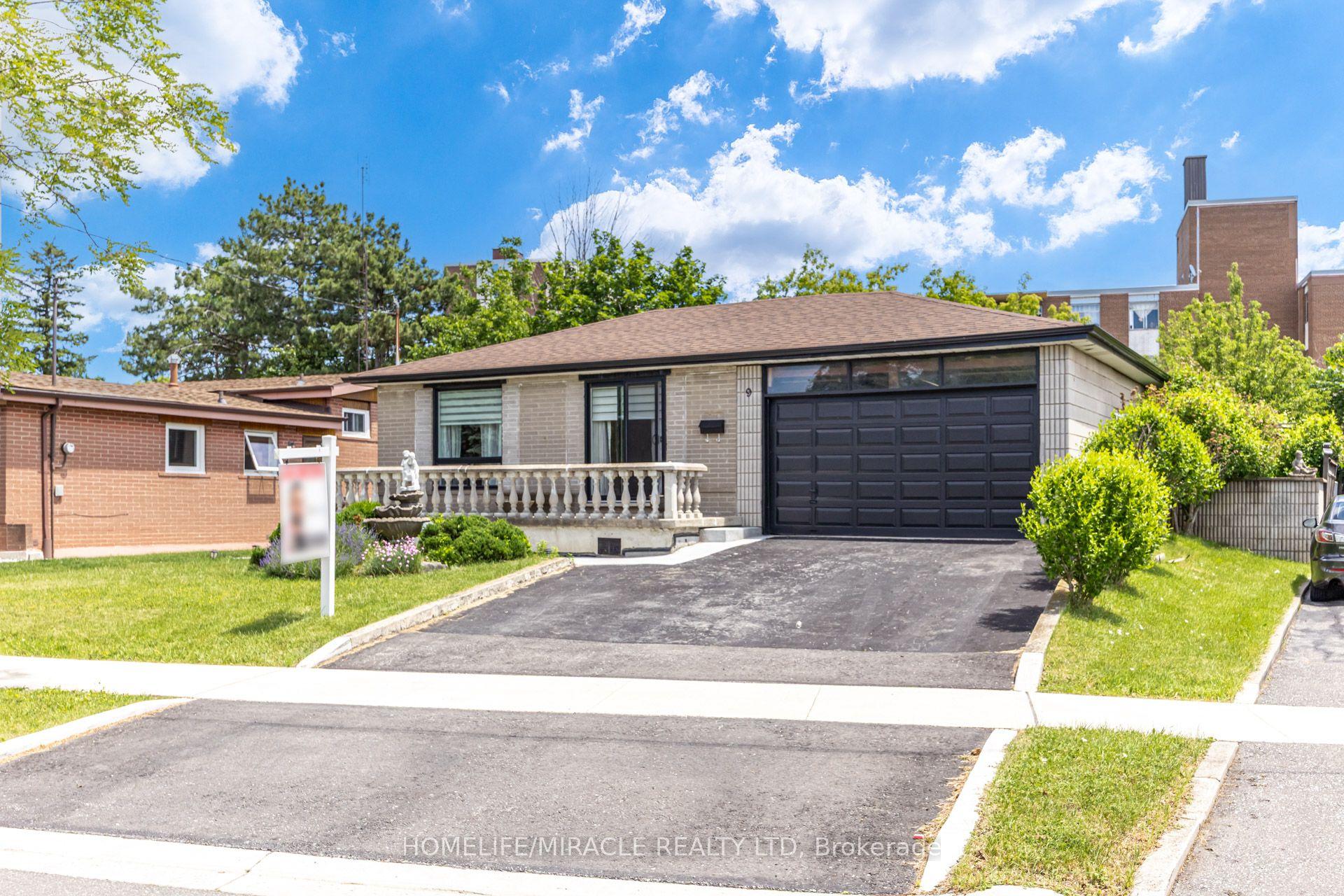 9 Wheatsheaf Crescent, Toronto — Detached for sale, photo 1