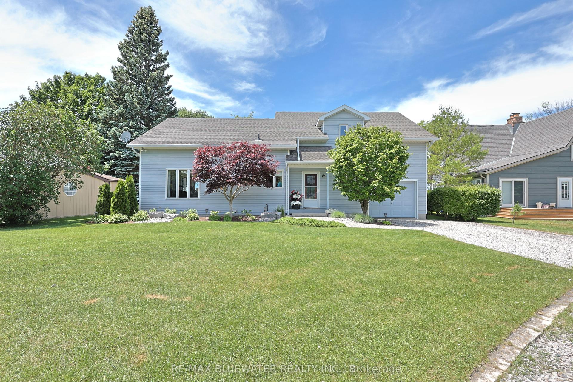 73031 Denise Court, Bluewater — Detached for sale, photo 1