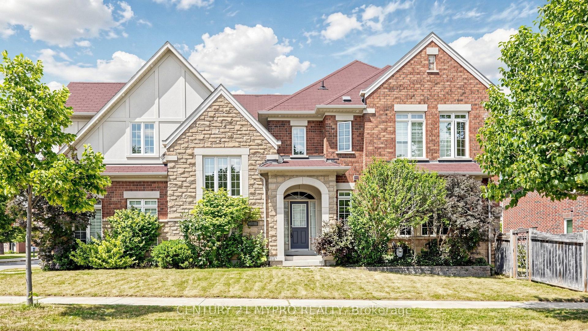 12 Sergio Marchi Street, Toronto — Detached for sale, photo 1