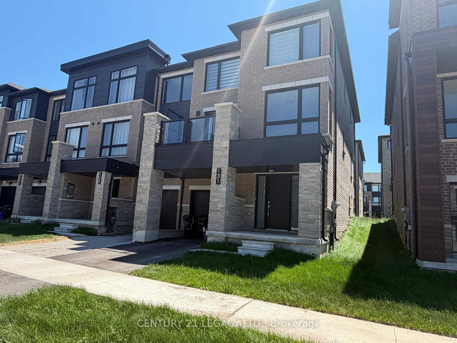 131 Blue Frst Crescent — photo 1