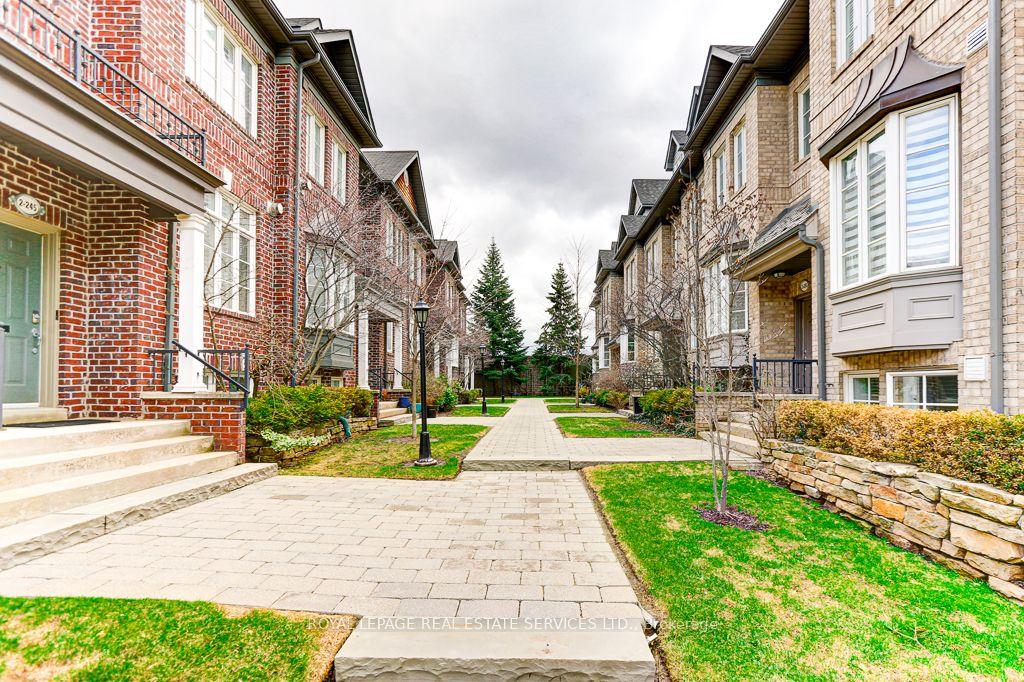 245 Van Dusen Boulevard #8 ##8 — photo 1