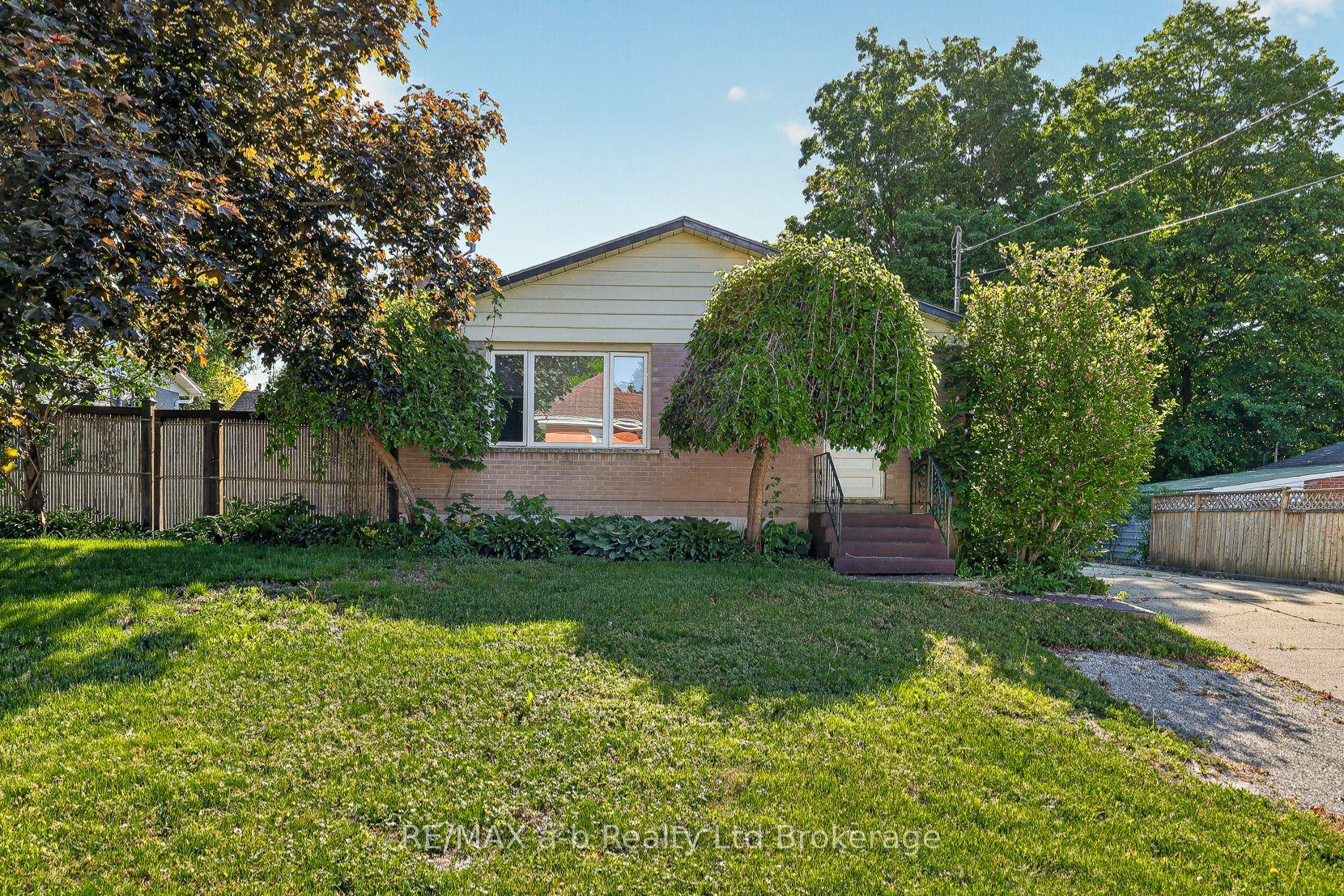 2 Victoria Street — photo 1