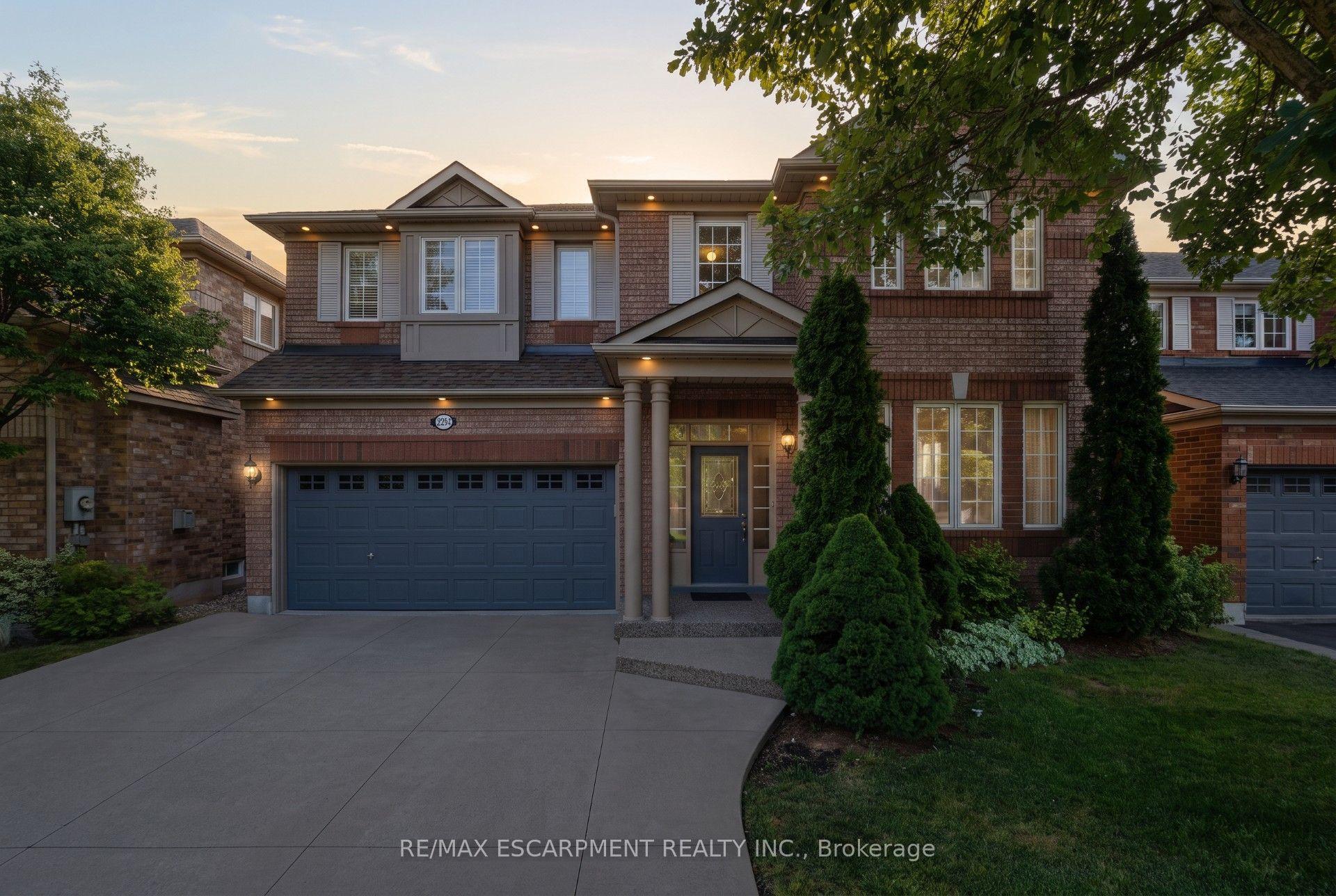 2241 Glazebrook Circle, Oakville — Detached for sale, photo 1