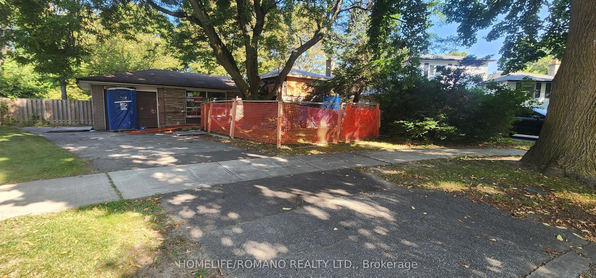 14 Threadneedle Crescent, Toronto — Detached for sale, photo 1