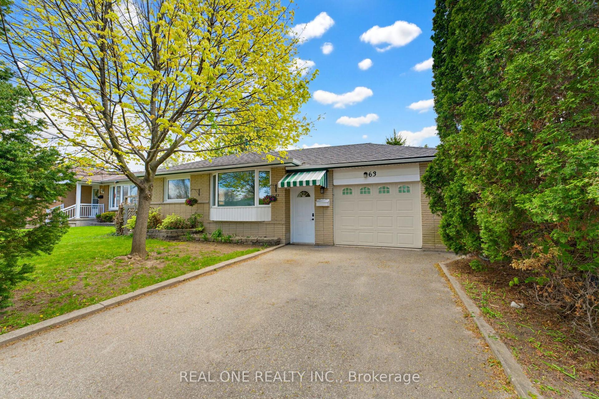 63 Palm Crescent — photo 1