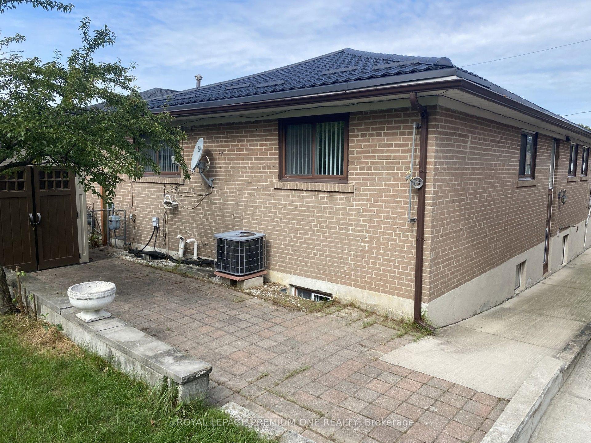 55 Husband Drive, Toronto — Semi-Detached for sale, photo 1