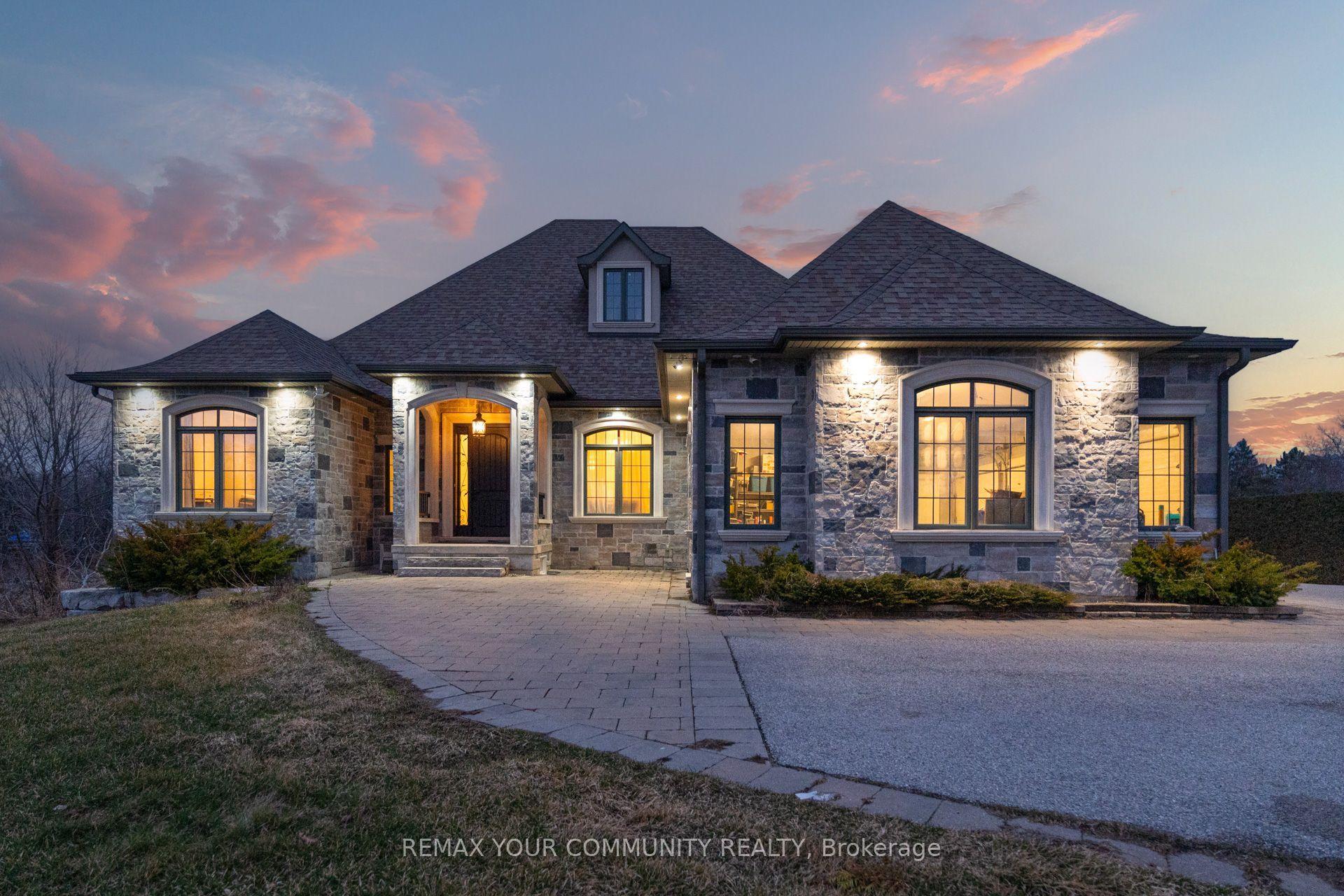 20111 Bathurst Street E, East Gwillimbury — Detached for lease, photo 1