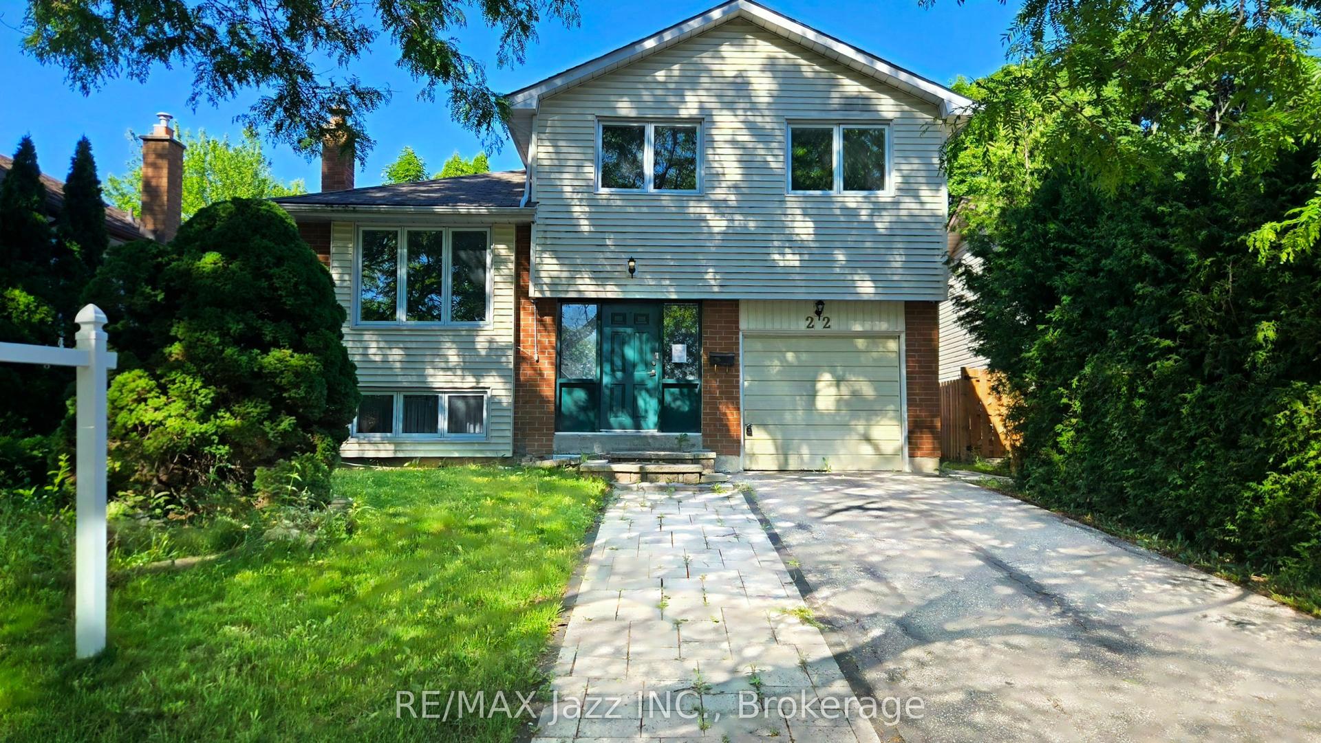 22 Renfield Crescent — photo 1