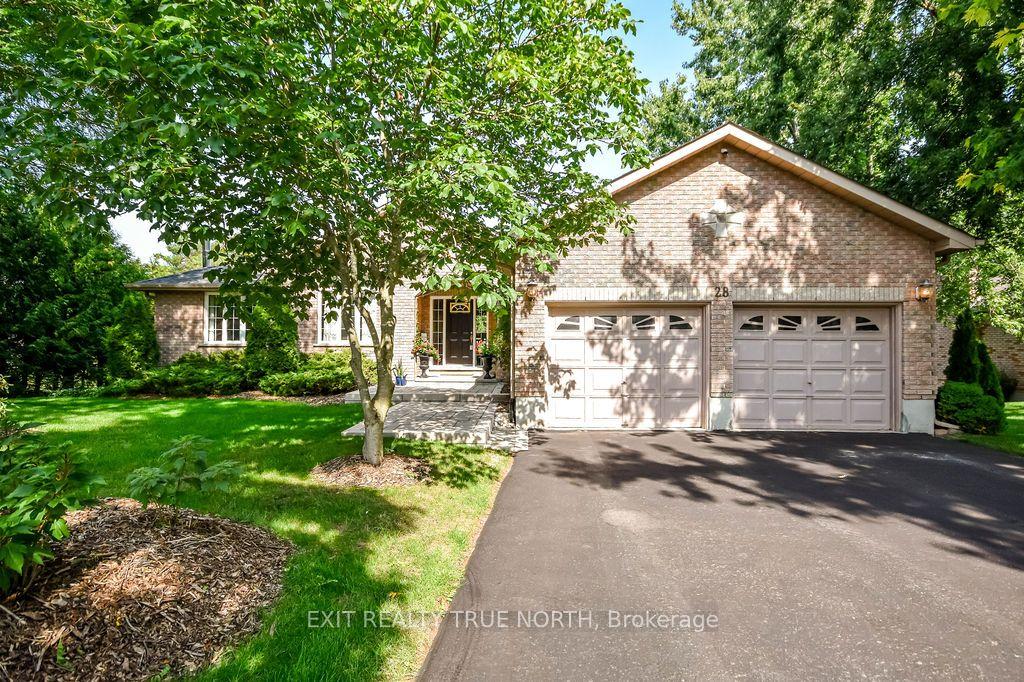 28 Nicholson Crescent — photo 1