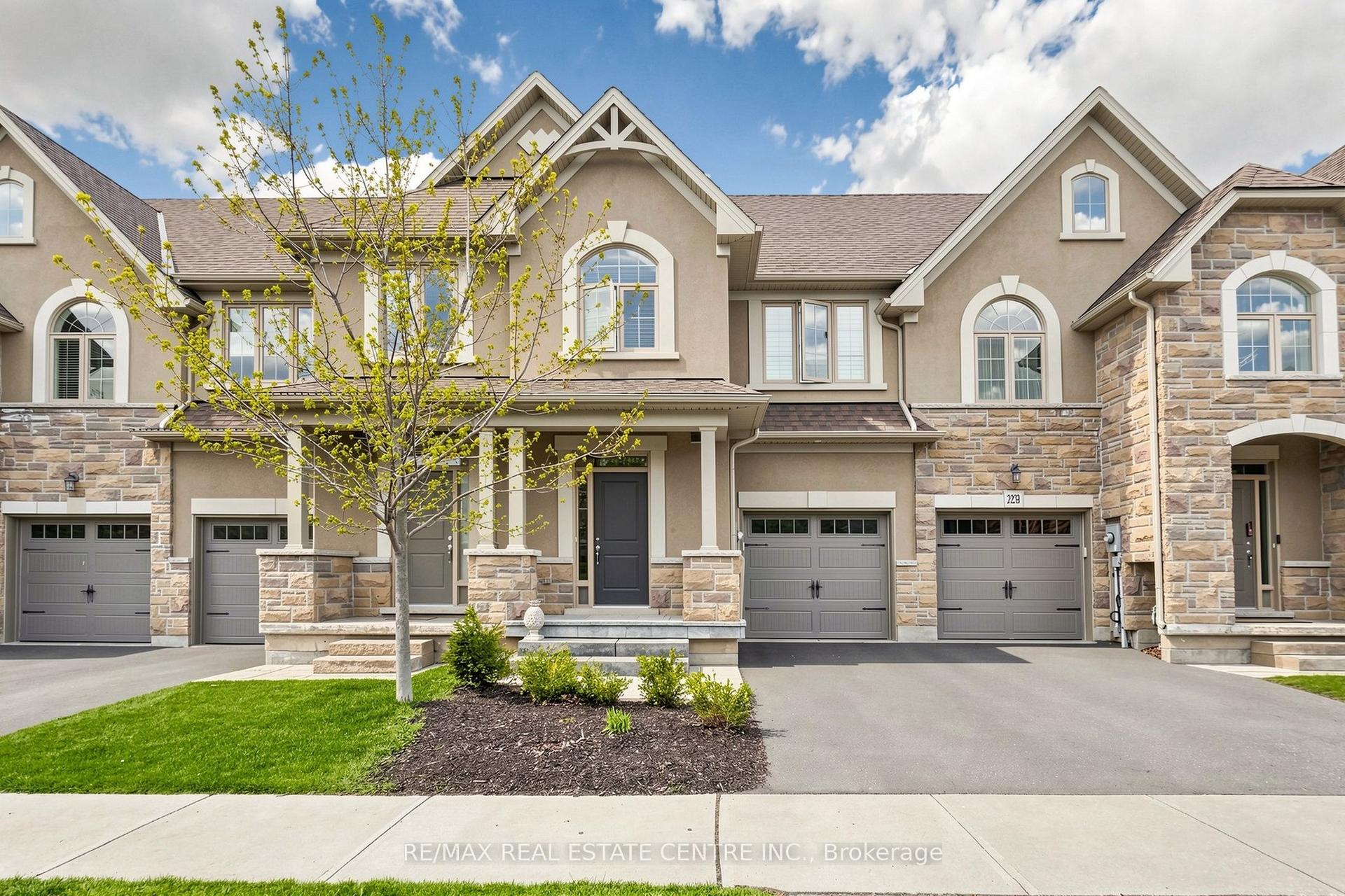 2350 Natasha Circle, Oakville — Townhouse for sale, photo 1