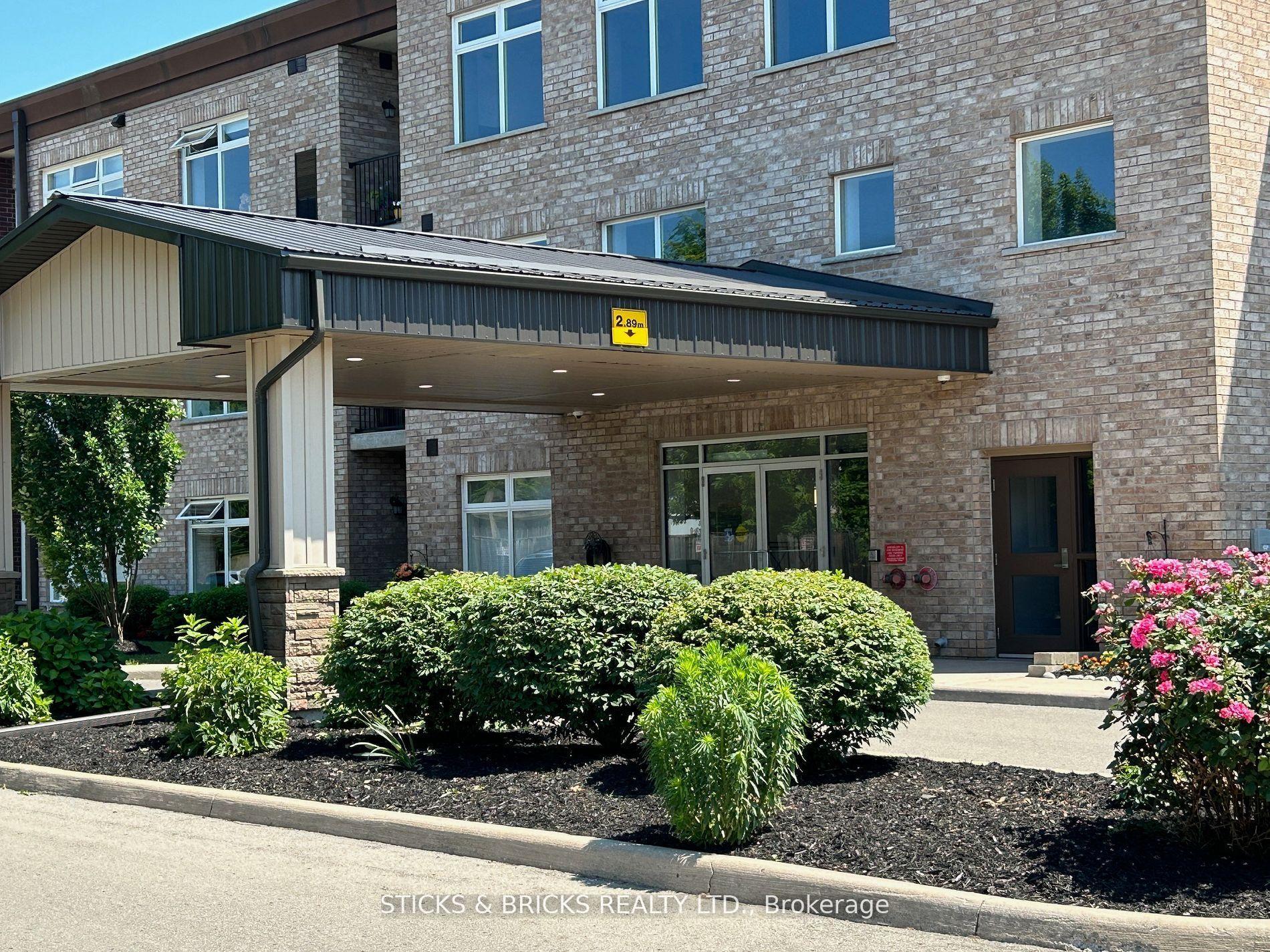 4644 Pettit Avenue 111 #111, Niagara Falls — Condo for sale, photo 1