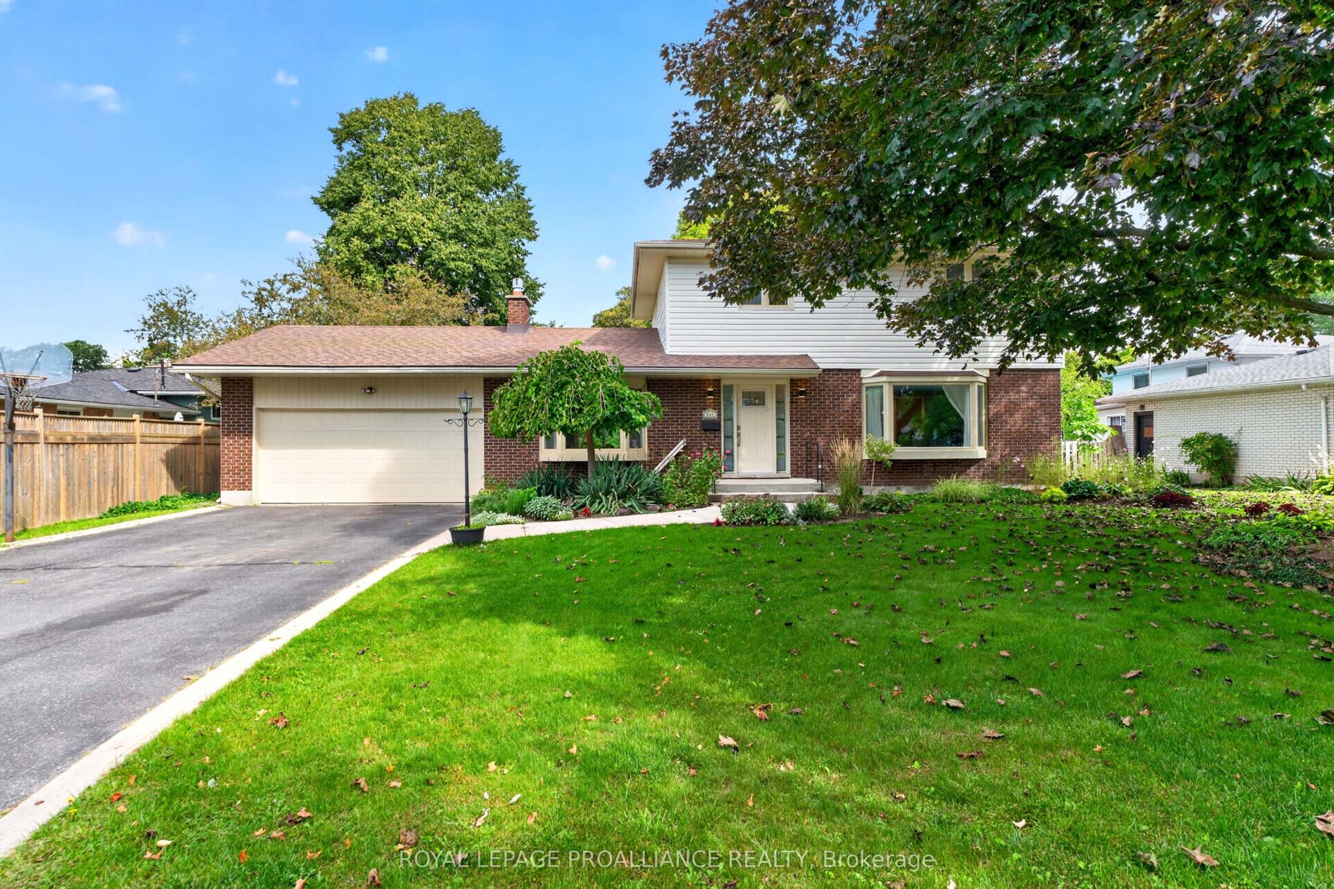 241 Olympus Avenue, Kingston — Detached for sale, photo 1