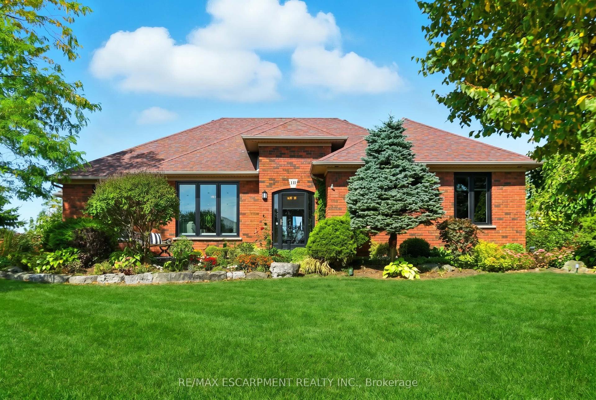 10 FEATHERSTONE Avenue, Haldimand — Detached for sale, photo 1