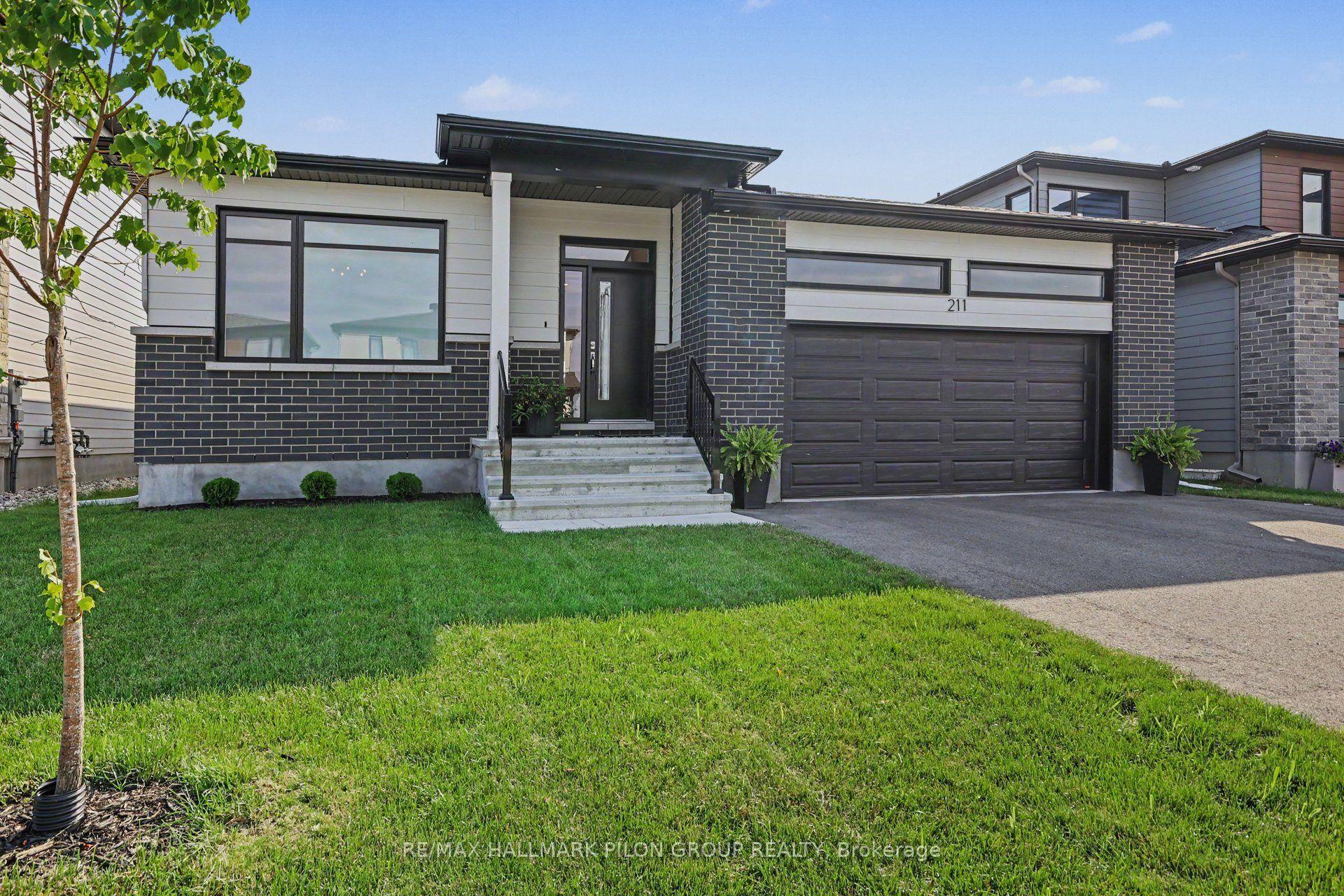 211 Metric Circle, Kanata — Detached for sale, photo 1