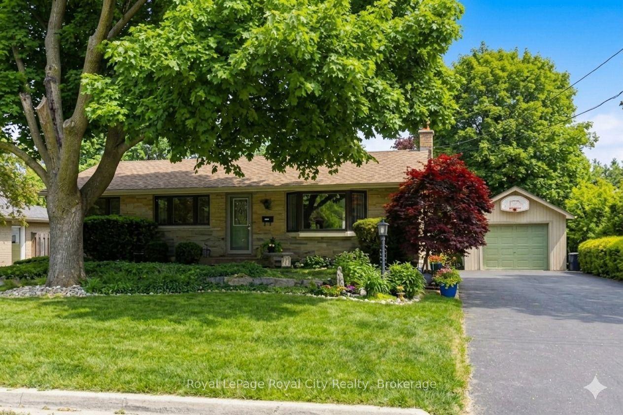 92 Dean Avenue — photo 1