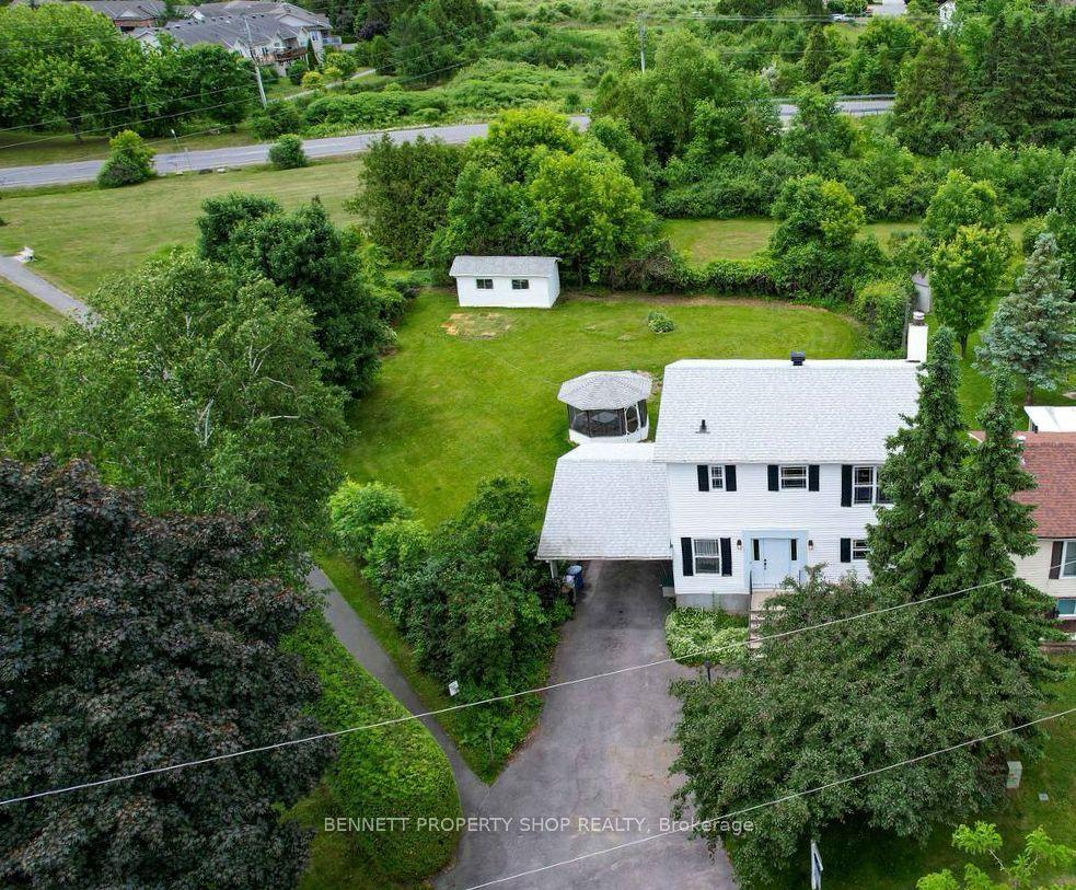 22 Poole Creek Crescent — photo 1