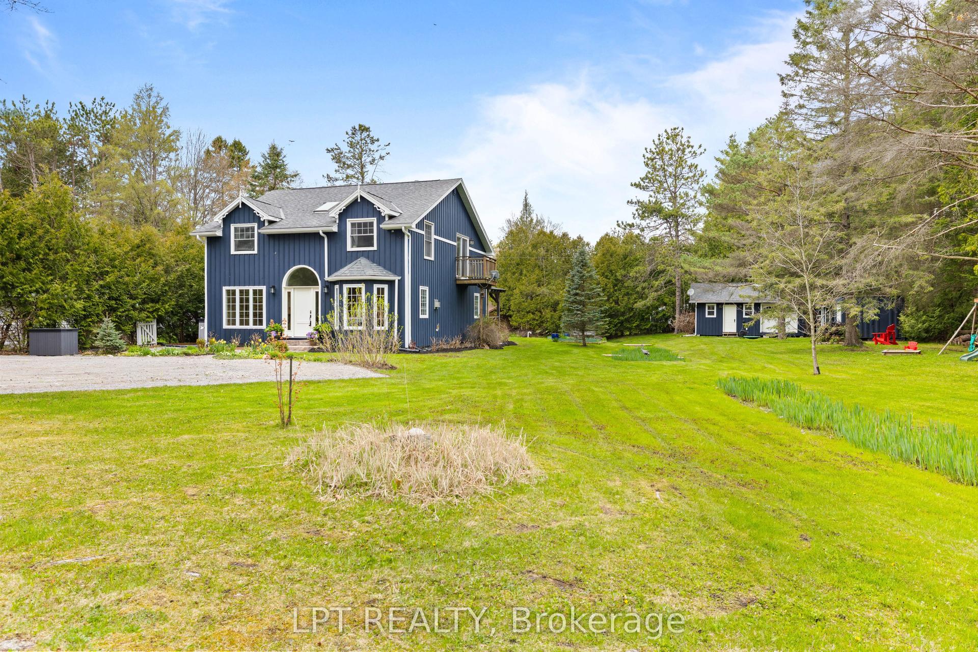 26 Vambola Avenue — photo 1