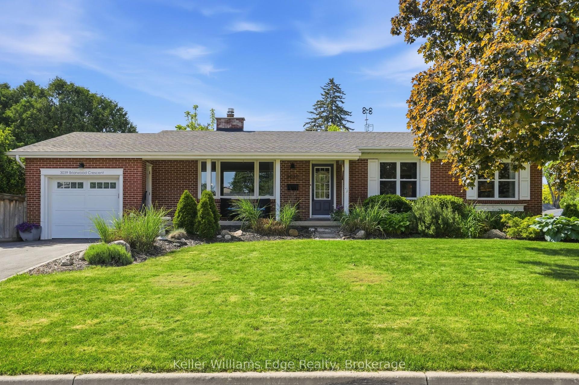 3039 Briarwood Crescent — photo 1