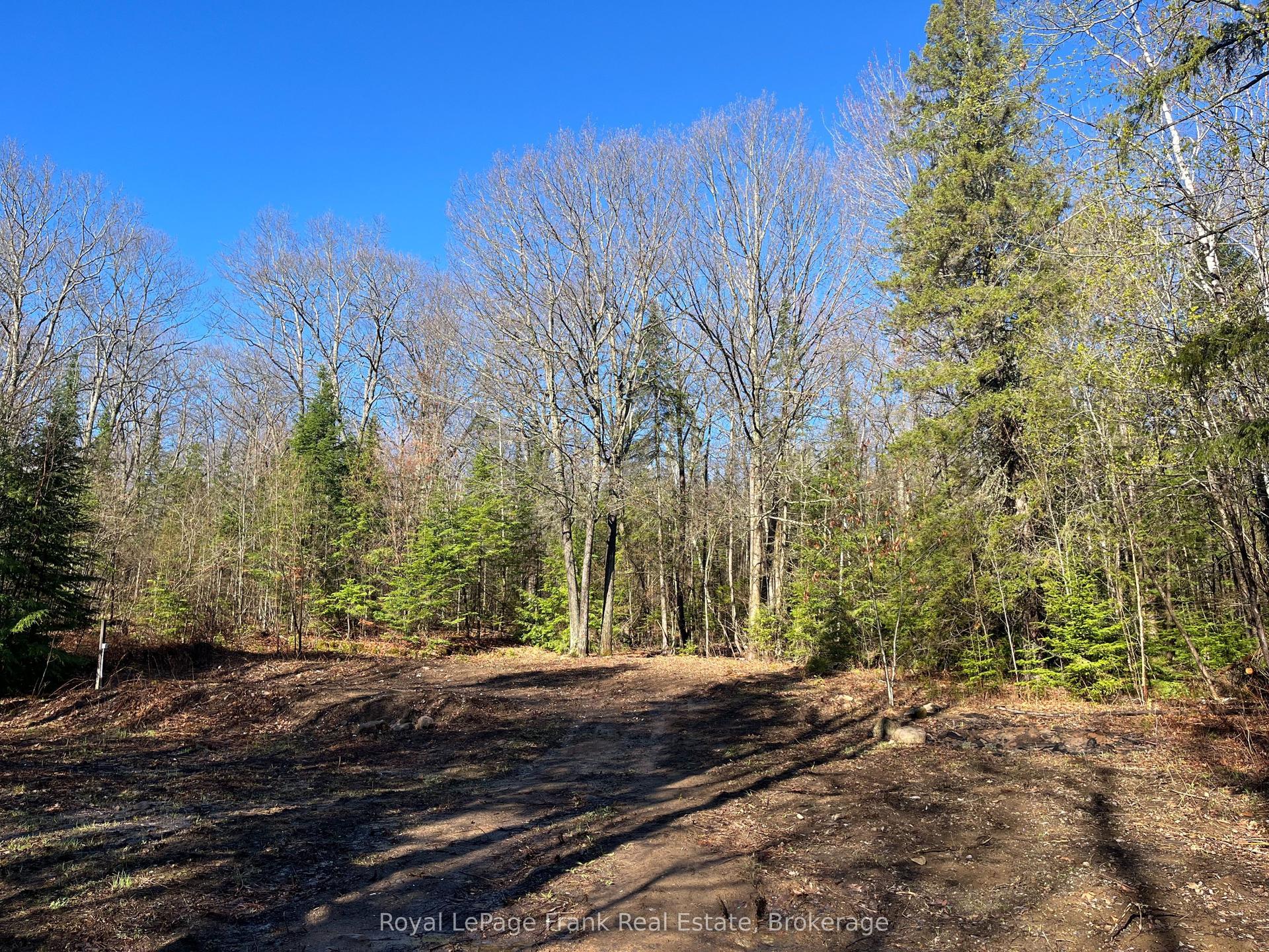 120 Norlock Road — photo 1