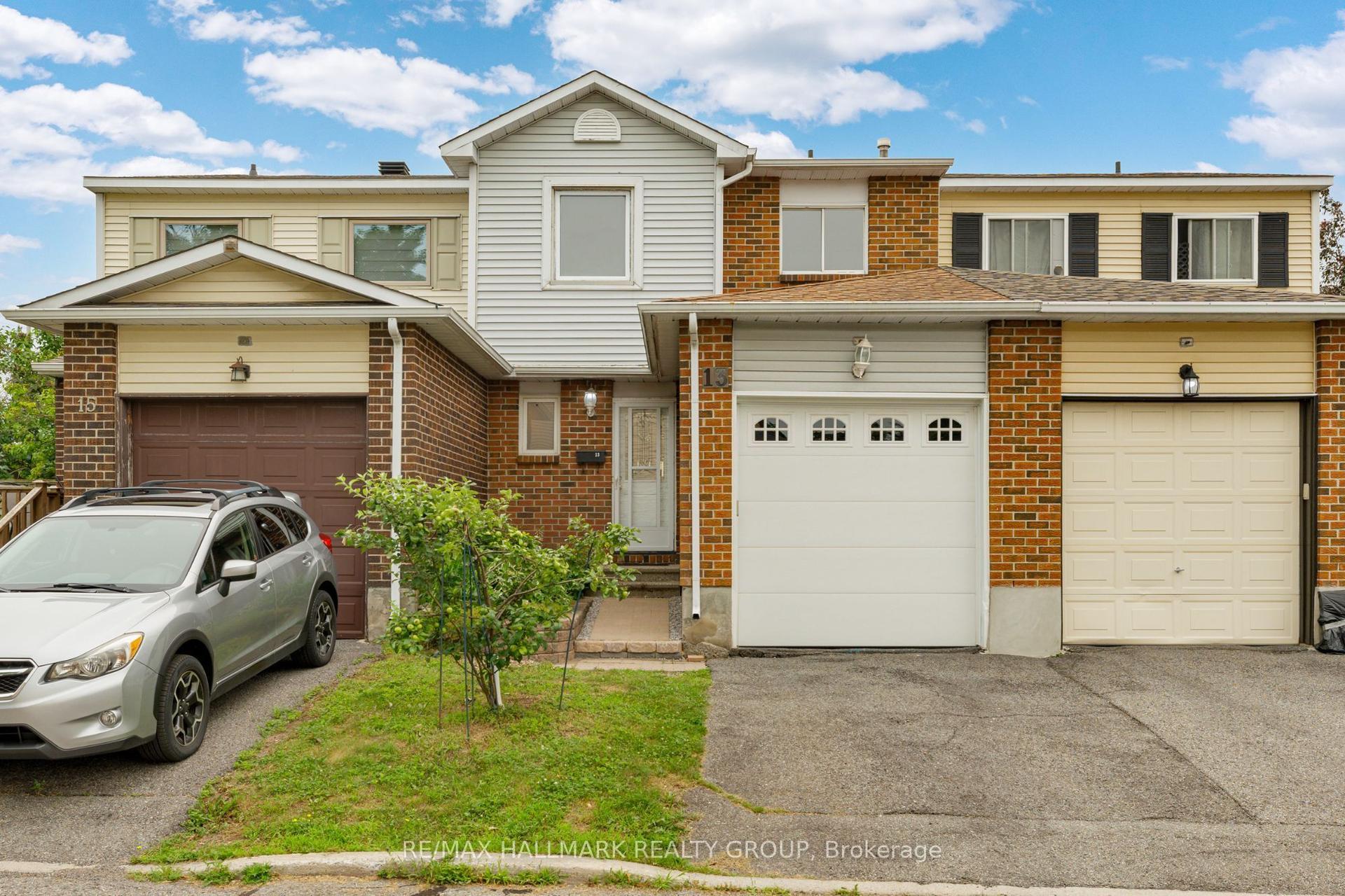13 Sunridge Lane 39 #39, Barrhaven — Condo Town for sale, photo 1