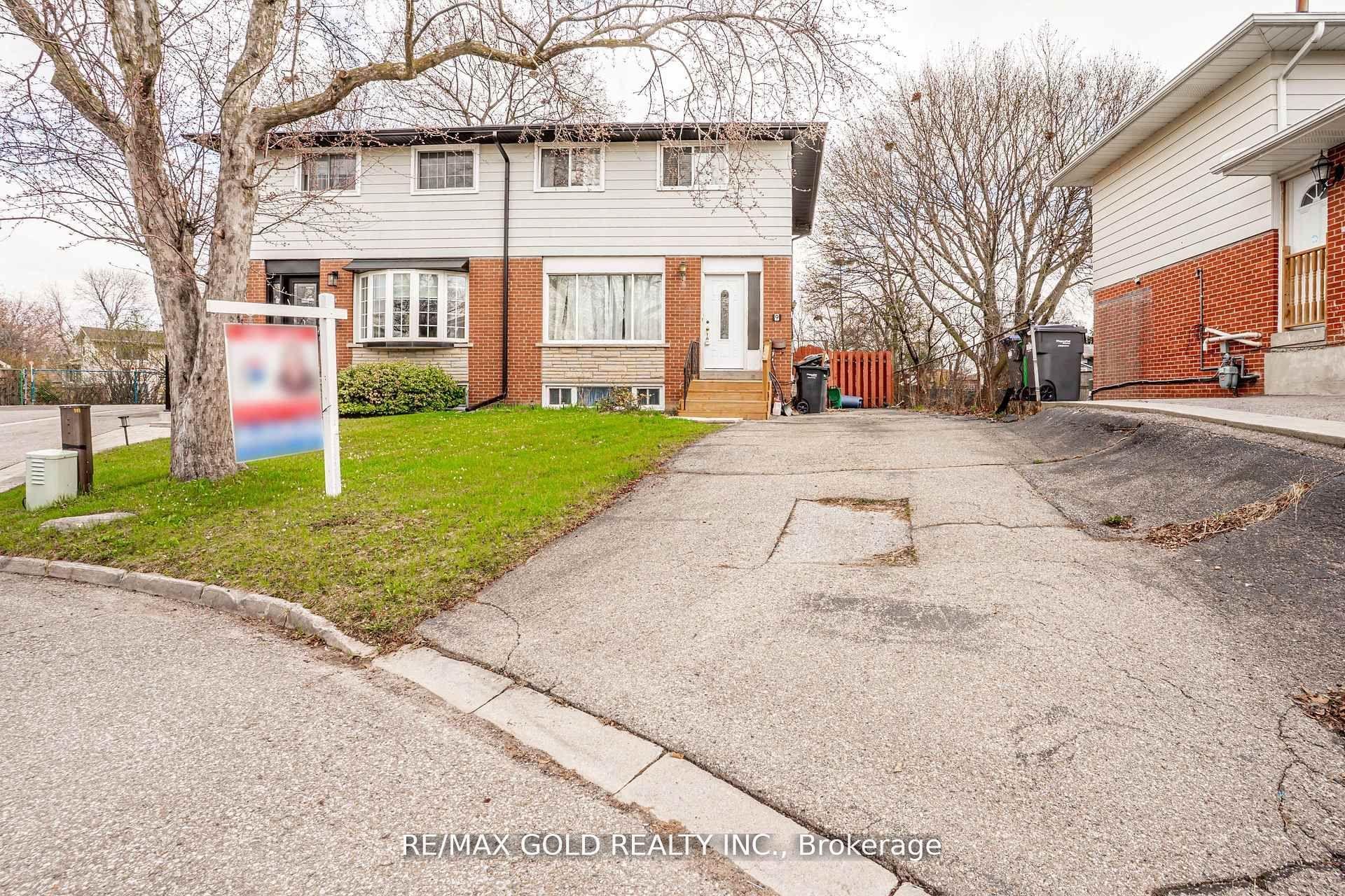 9 Mordon Court, Brampton — Semi-Detached for sale, photo 1