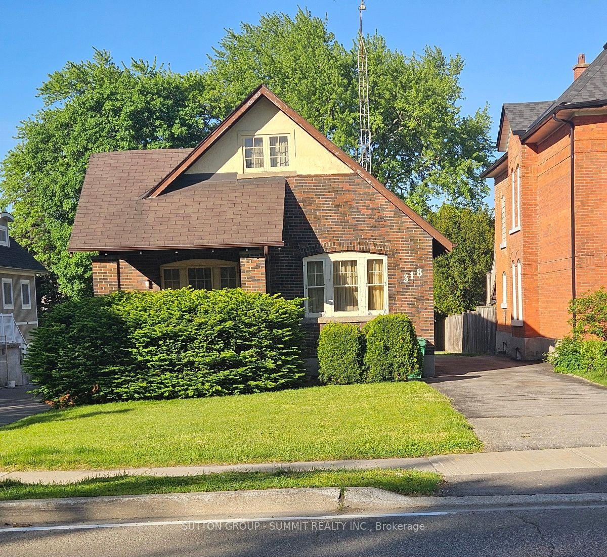 318 Queen Street S — photo 1