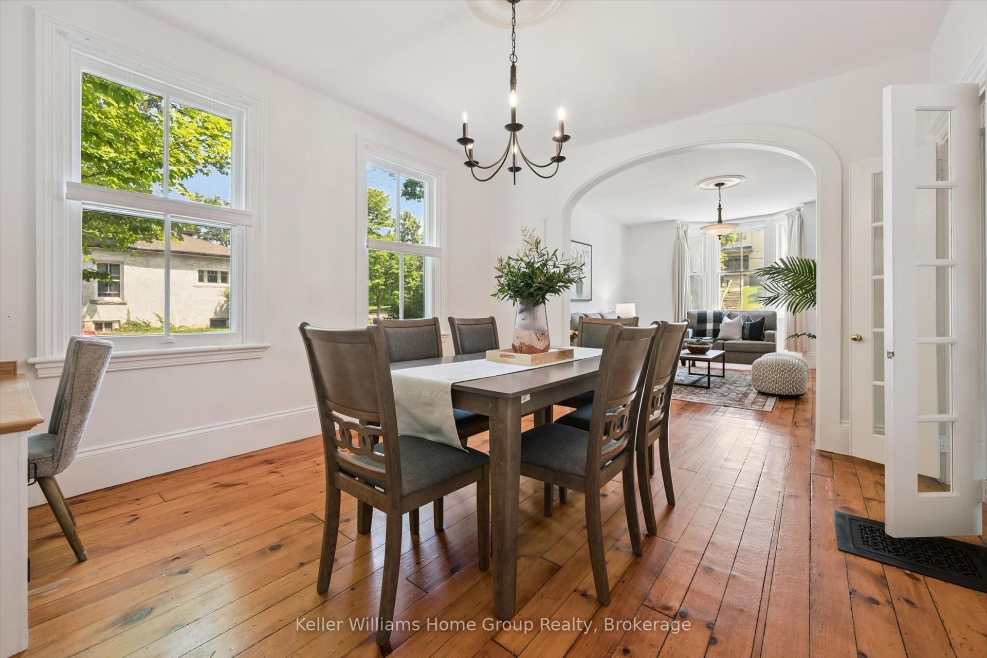 129 Suffolk Street W, Guelph — Detached for sale, photo 1
