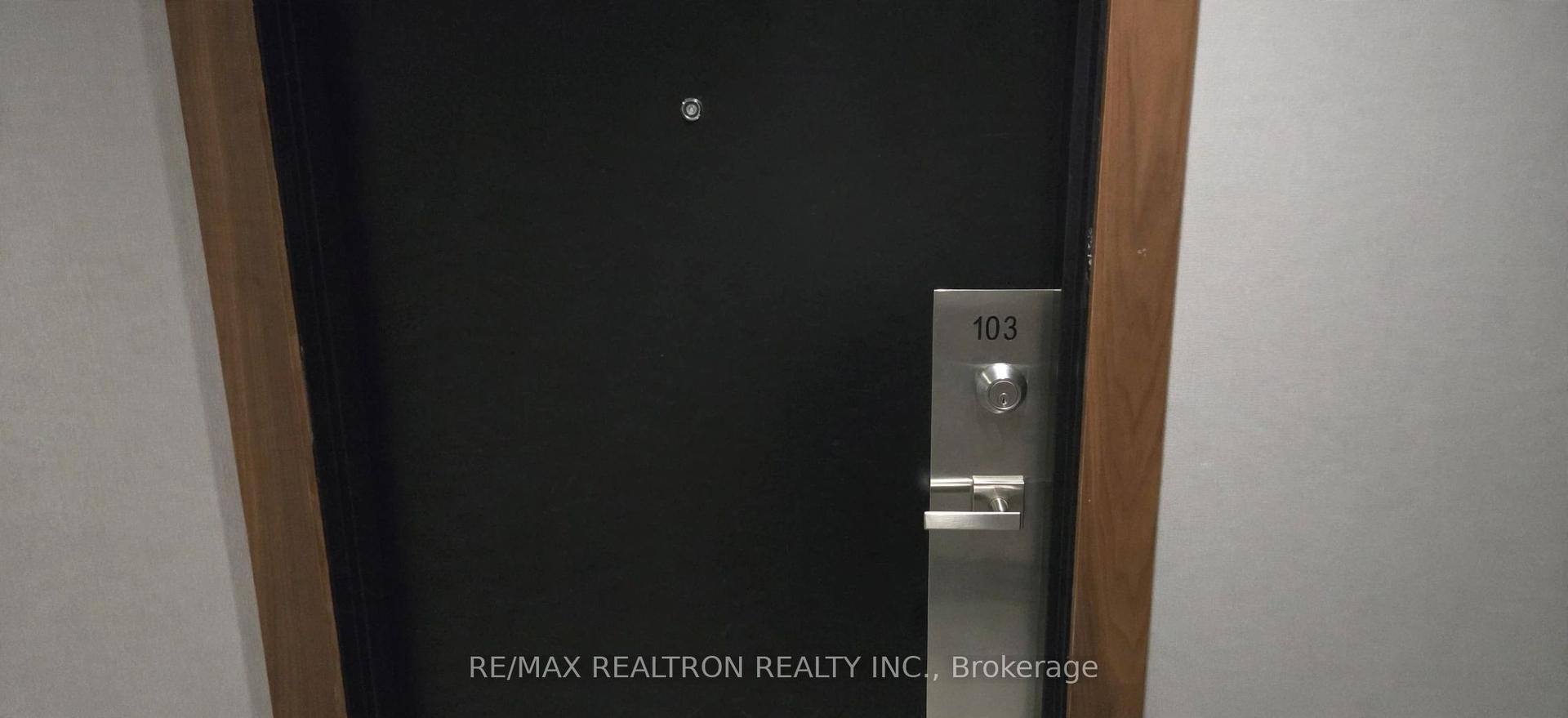 75 The Donway W 103 #103, Toronto — Condo for sale, photo 2