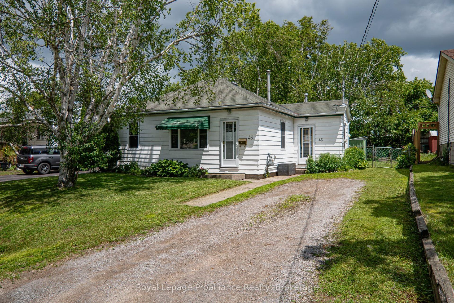 45 Valleyview Crescent, Belleville — Detached for sale, photo 1