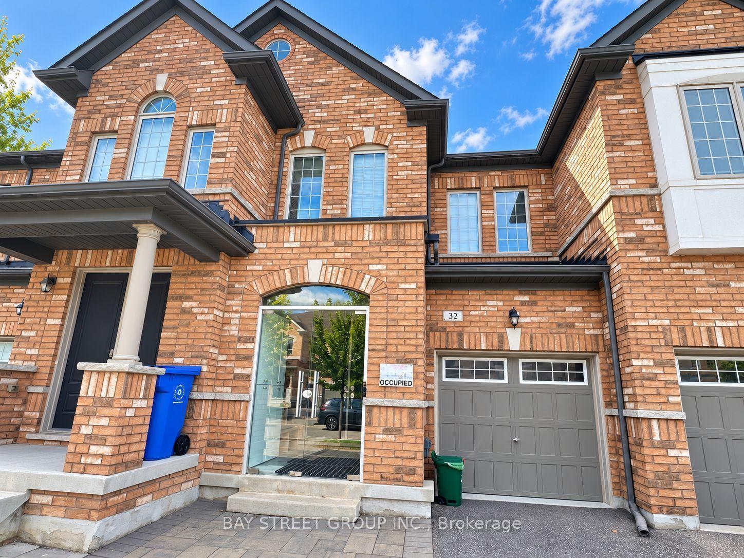 32 Capreol Avenue, Aurora — Townhouse for lease, photo 1