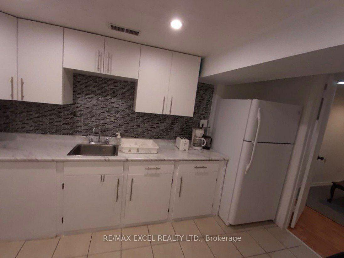 54 Green Bush Road, Toronto — Semi-Detached for lease, photo 1