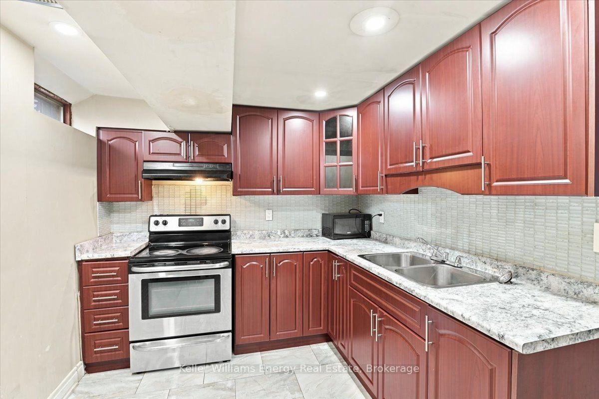 21 Upland Drive, Whitby — Detached for lease, photo 1