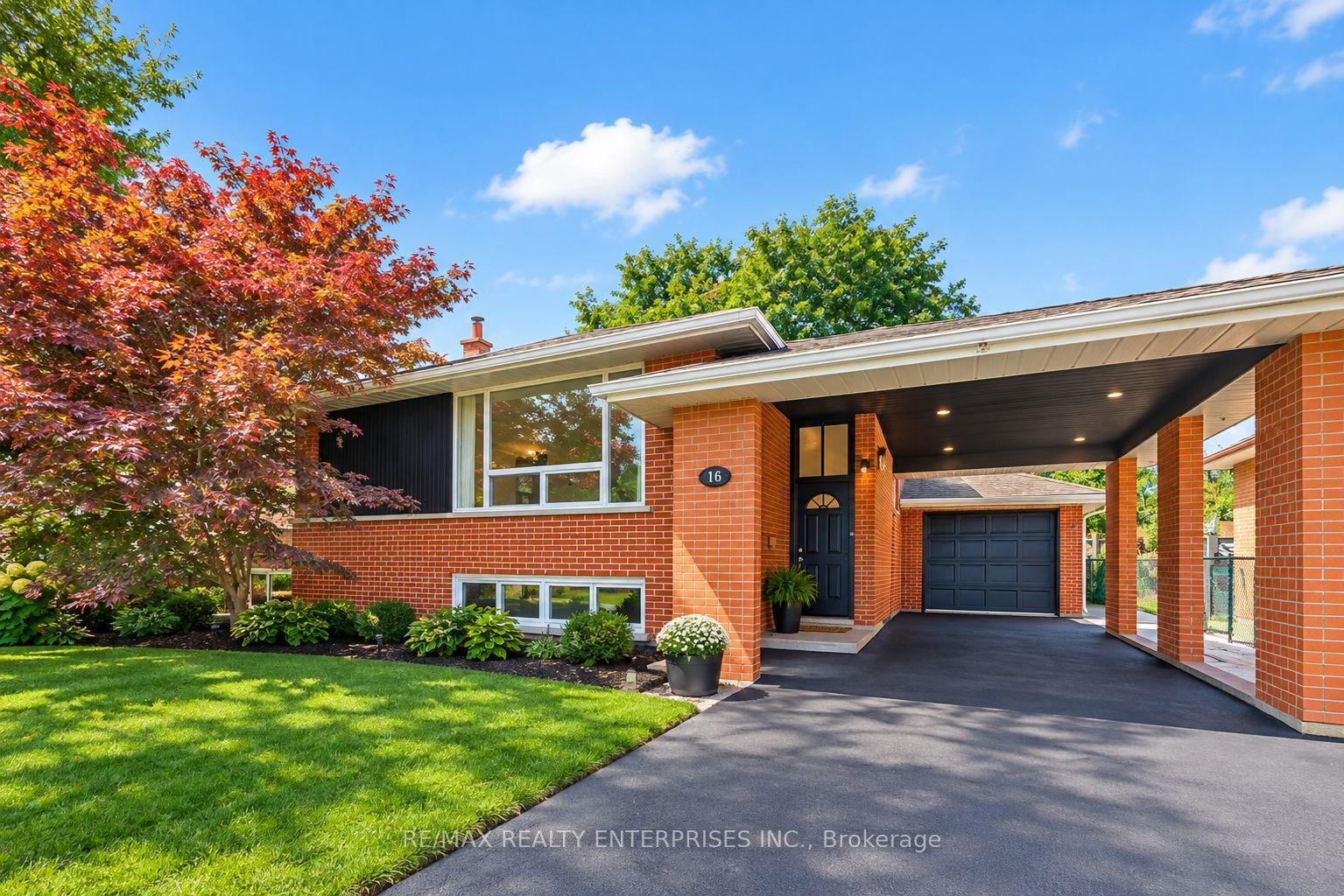 16 Warbeck Place, Toronto — Detached for sale, photo 1