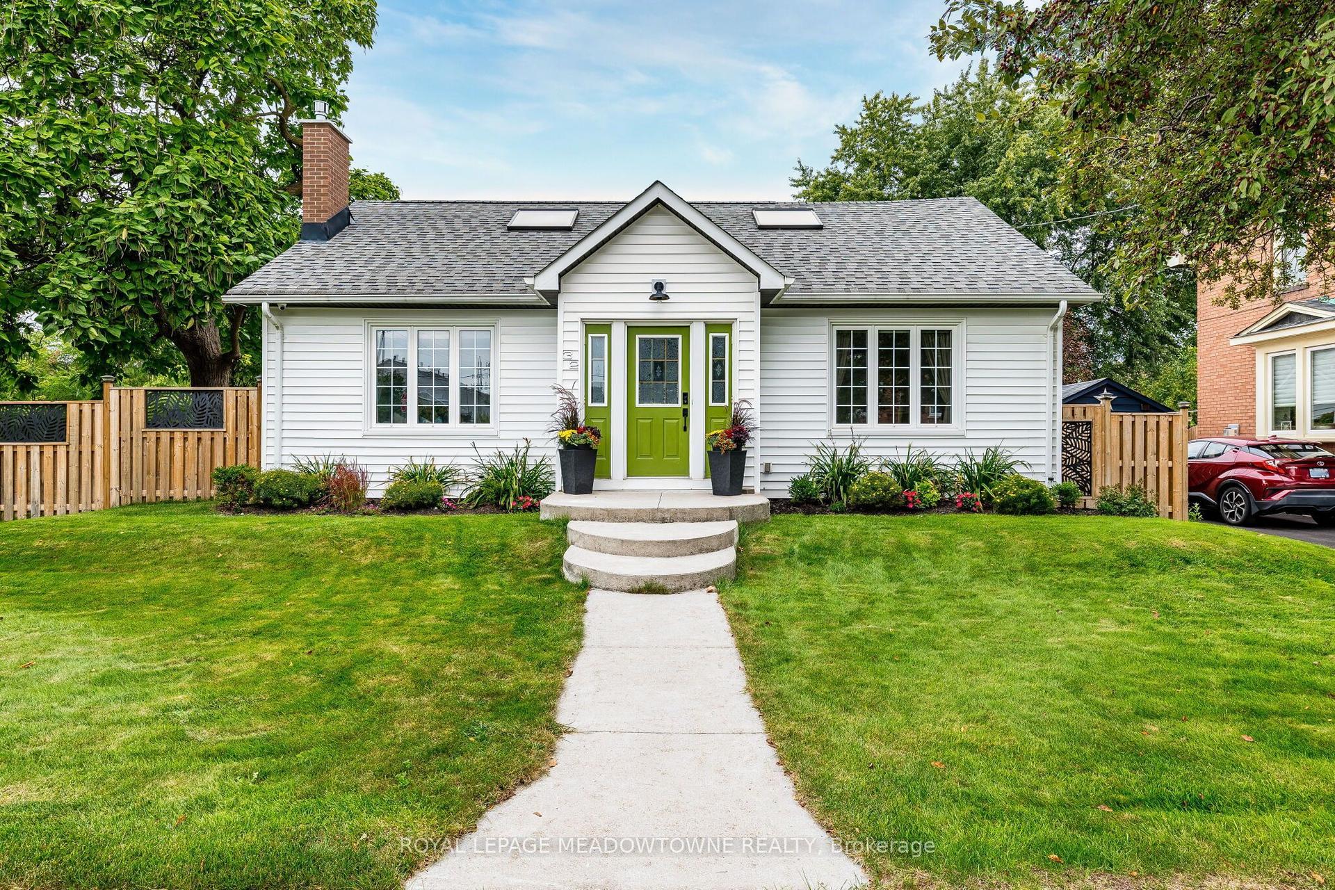 32 Craig Street, Brampton — Detached for sale, photo 1
