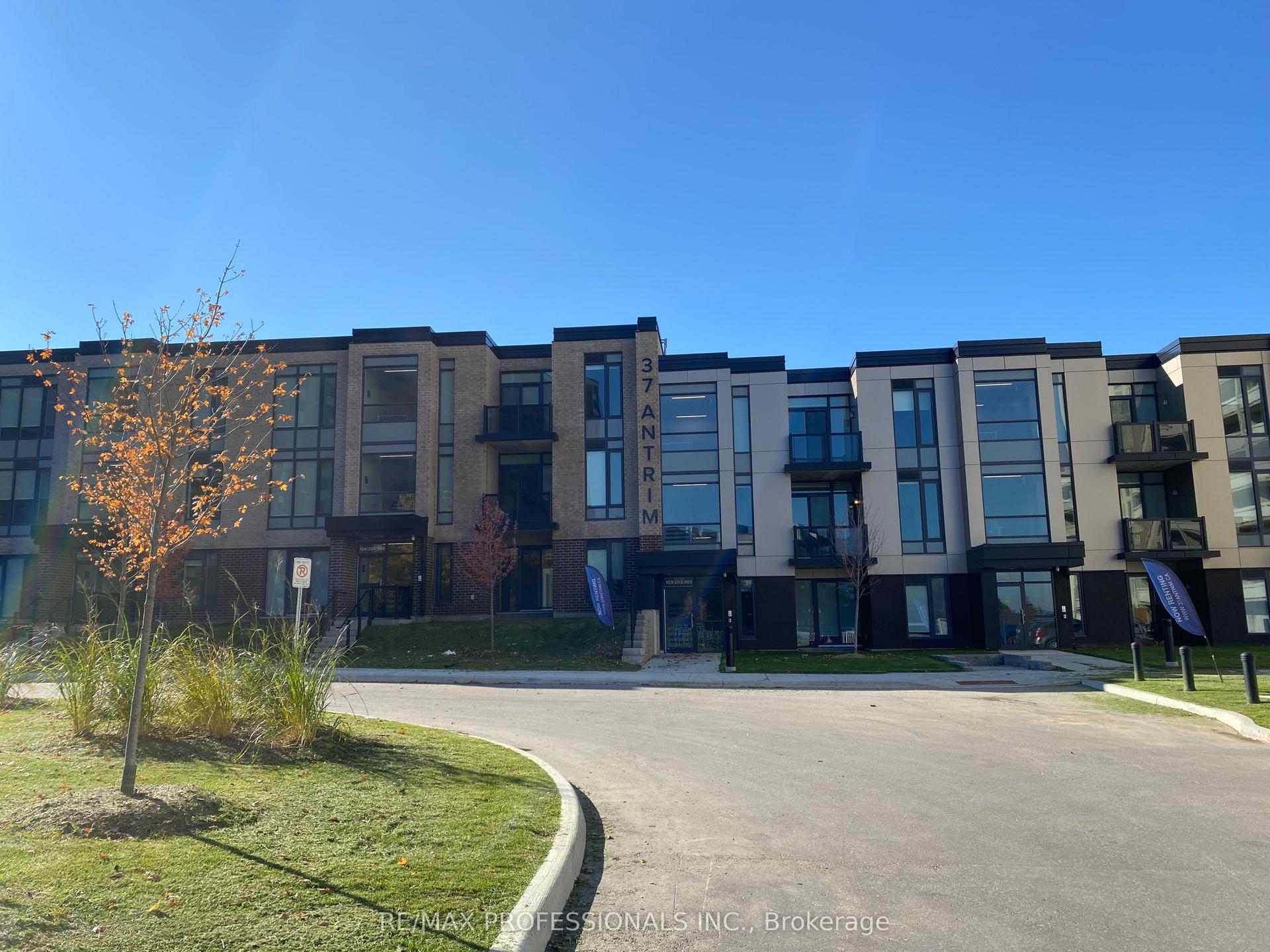 37 Antrim Crescent 101 #101, Toronto — Townhouse for lease, photo 1