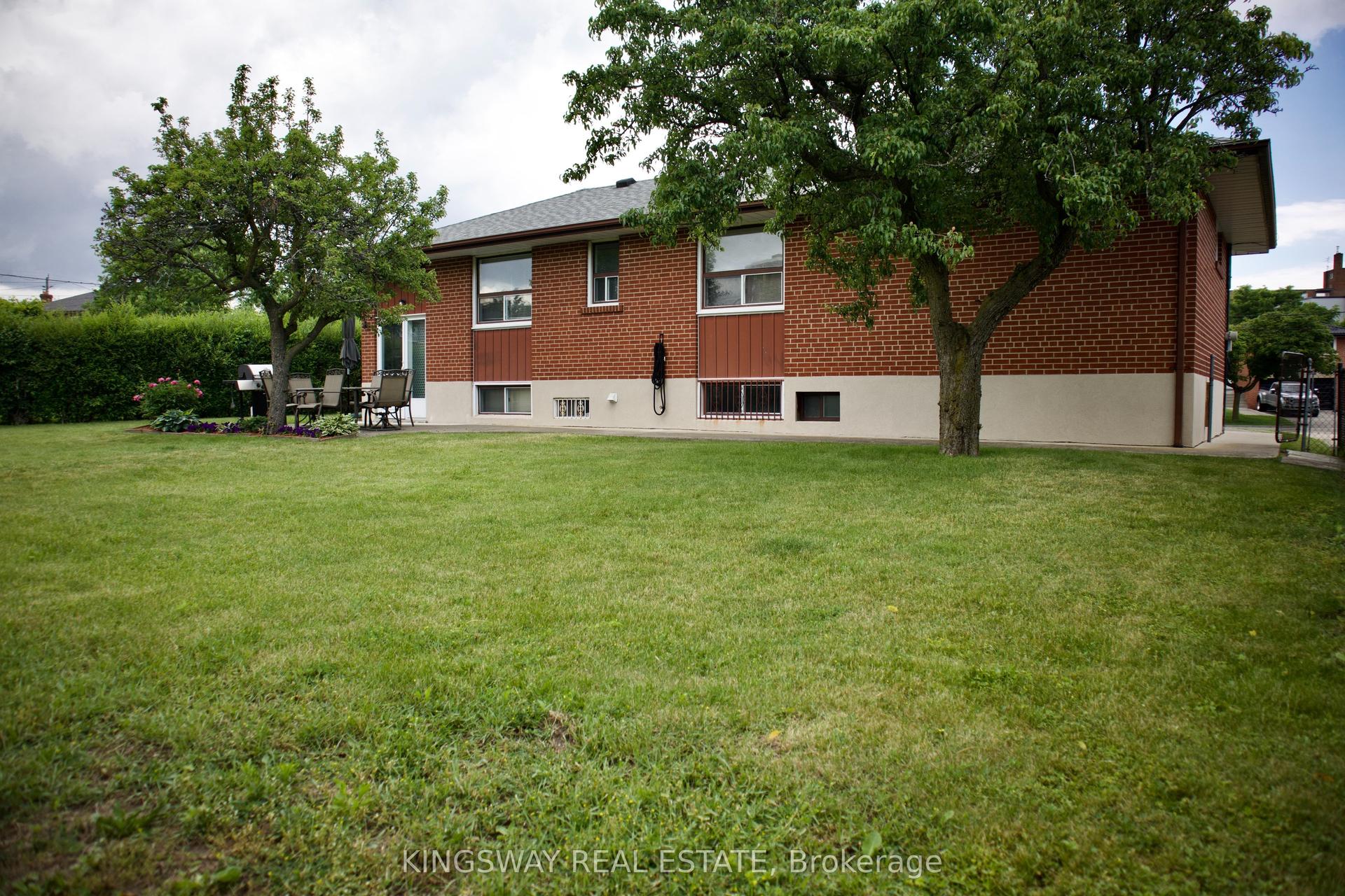 163 Floradale Drive — photo 1