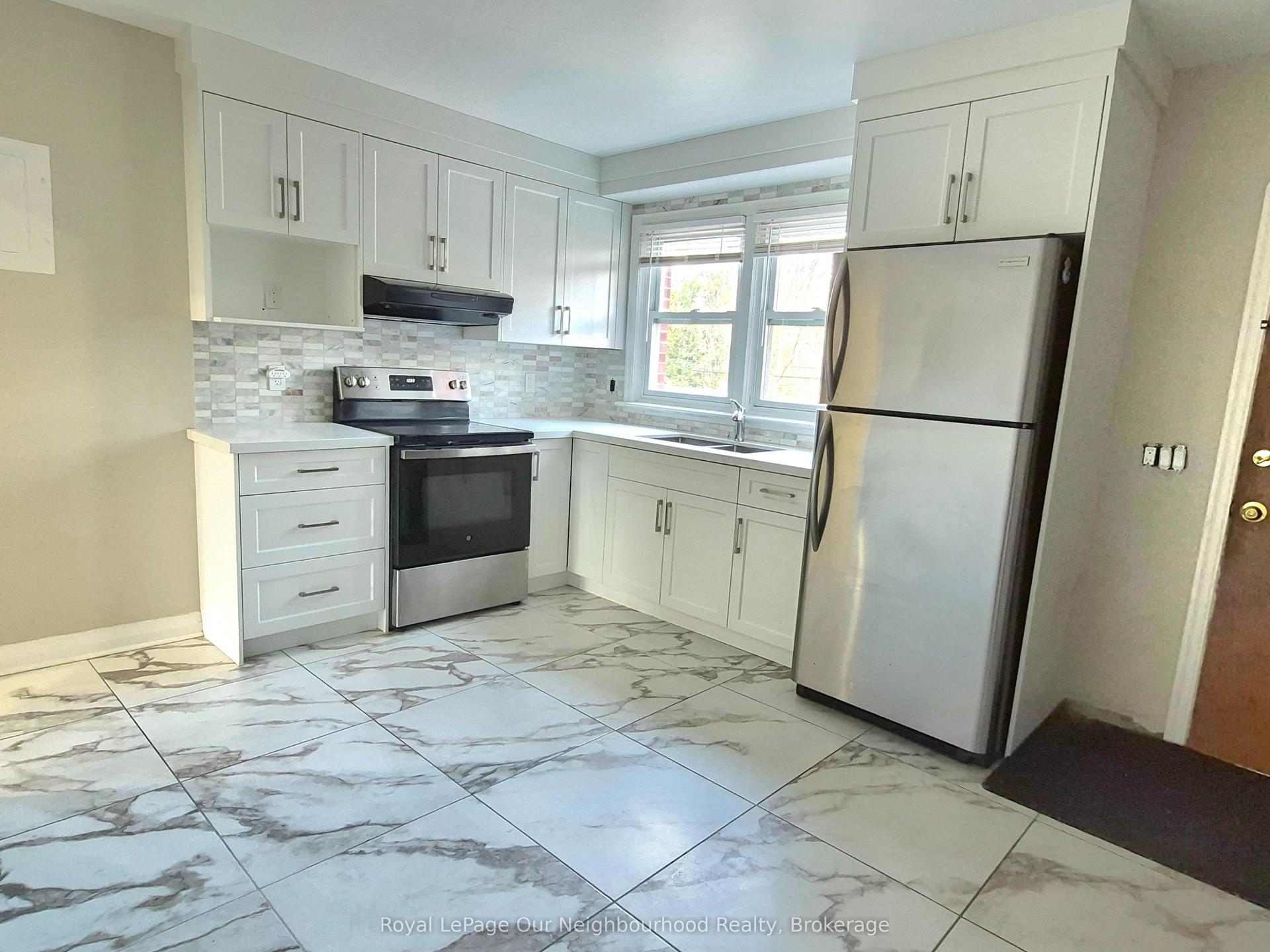 855 Simcoe Street N 2 #2, Oshawa — Multiplex for lease, photo 1